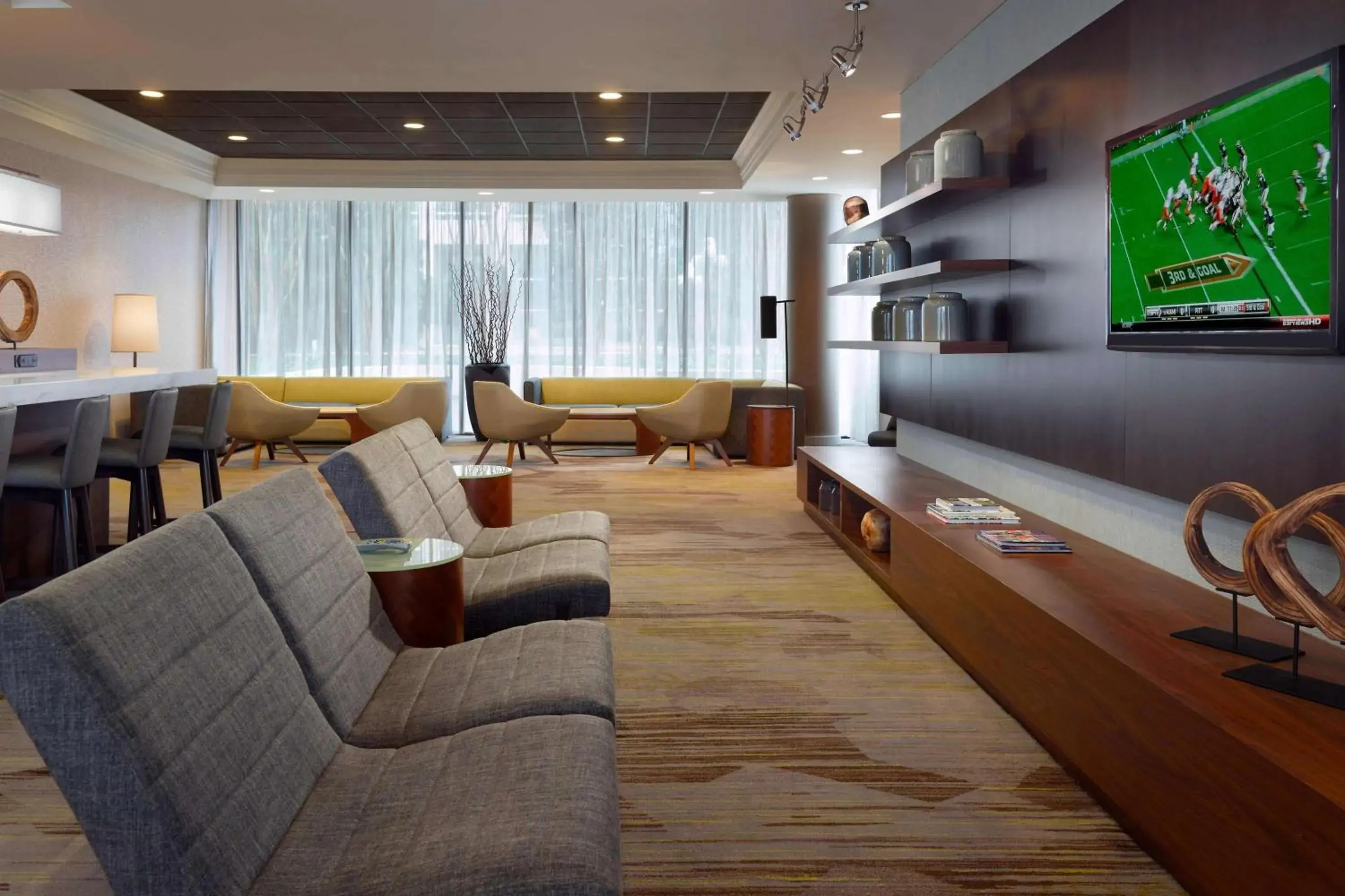 Lobby or reception in Sonesta Select Atlanta Cumberland Galleria Ballpark Lobby or reception in Sonesta Select Atlanta Cumberland Galleria Ballpark