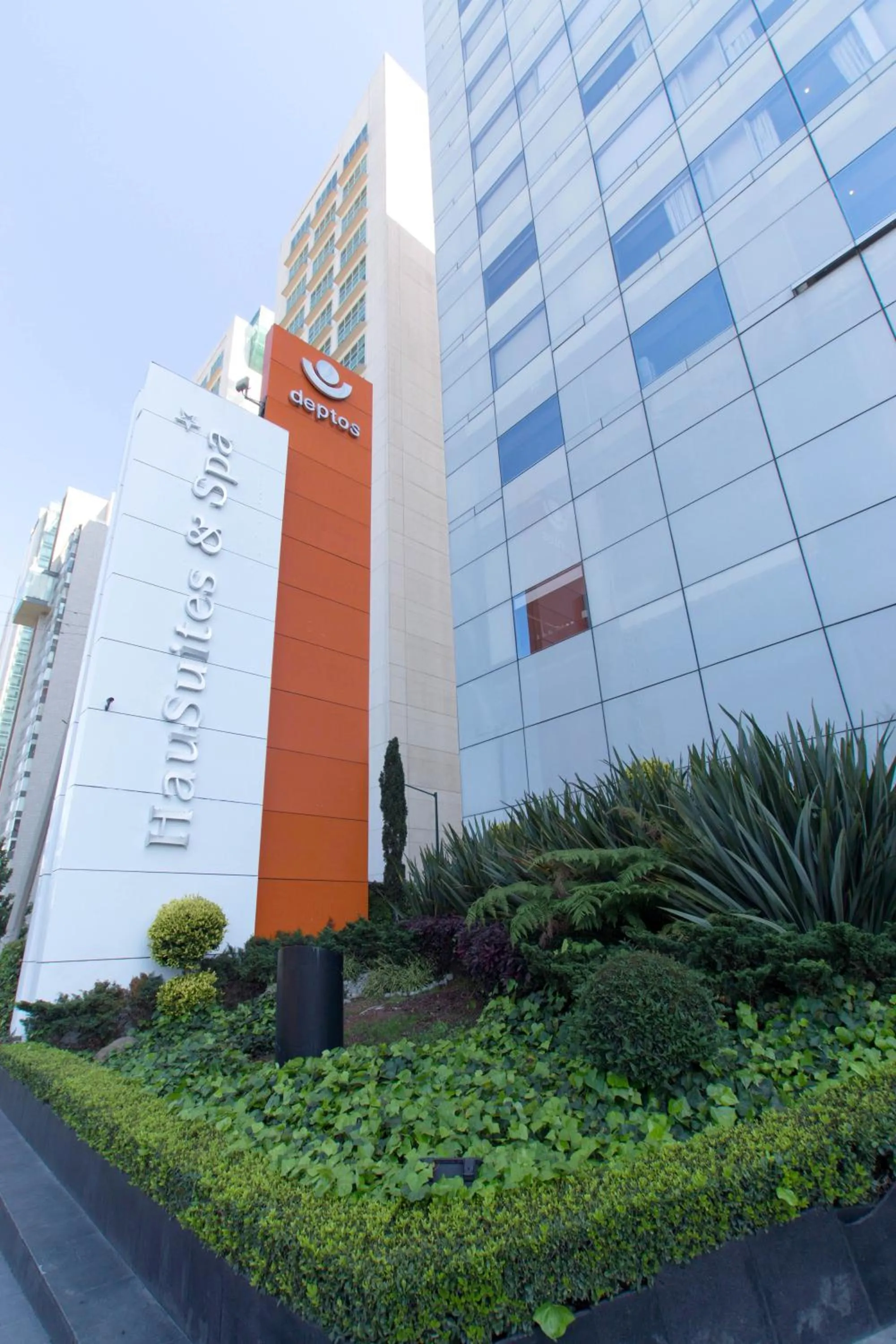 Facade/entrance in Hausuites