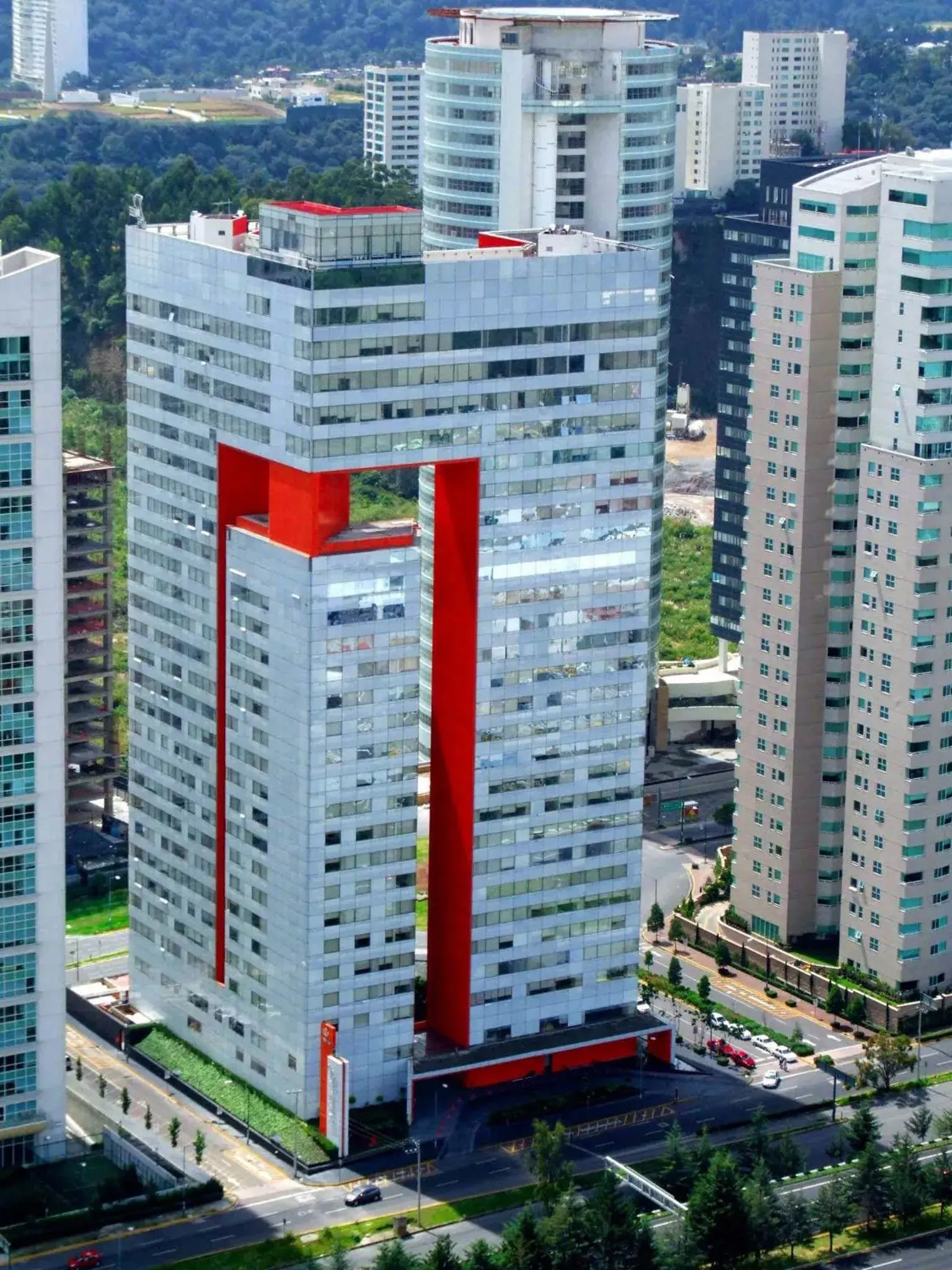 Facade/entrance in Hausuites Facade/entrance in Hausuites