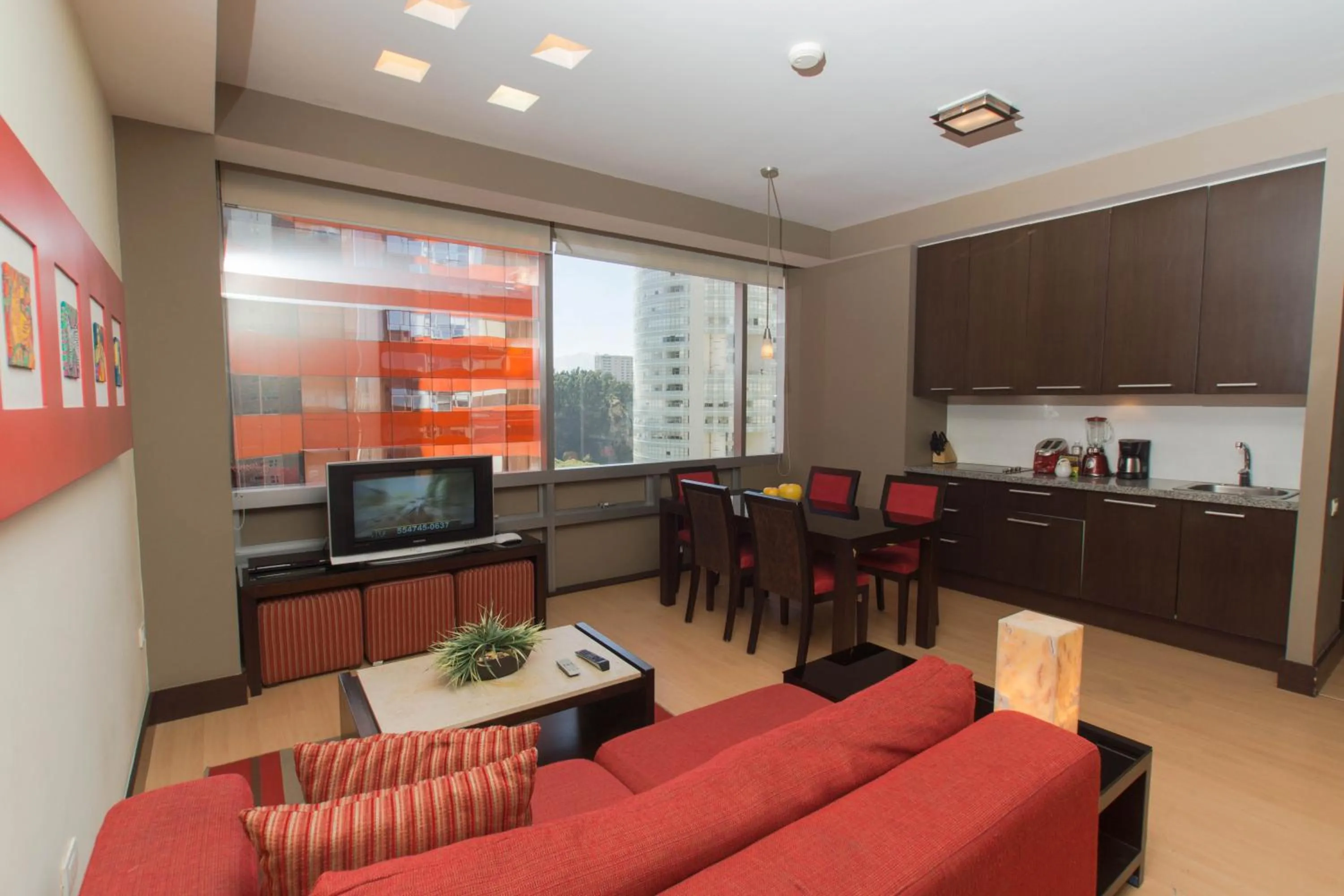 Kitchen or kitchenette in Hausuites