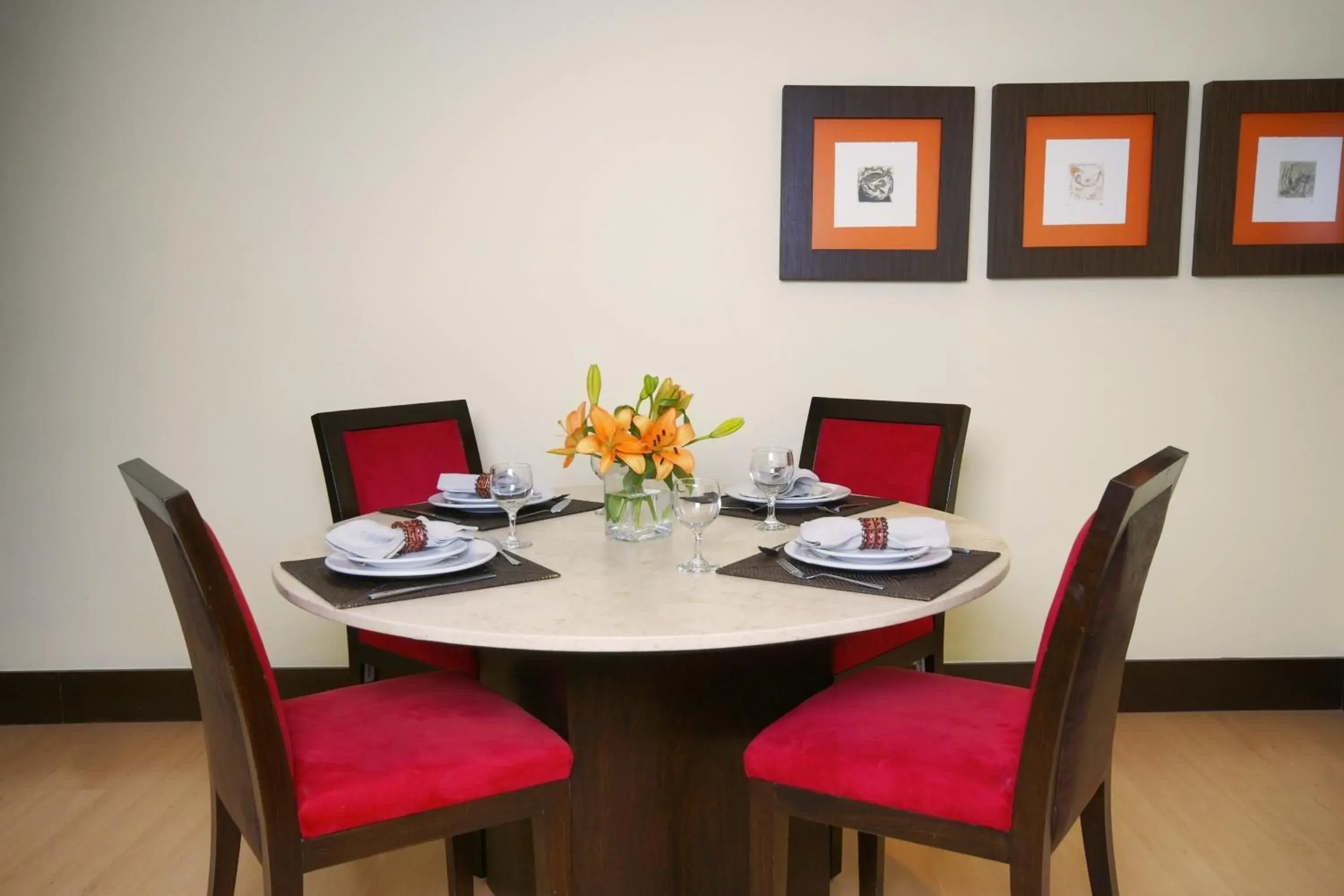 Restaurant/places to eat in Hausuites Restaurant/places to eat in Hausuites