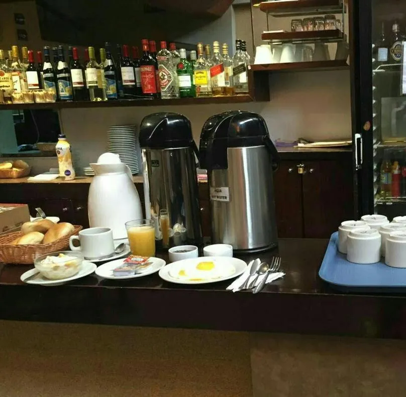 Restaurant/places to eat in Kamana Hotel