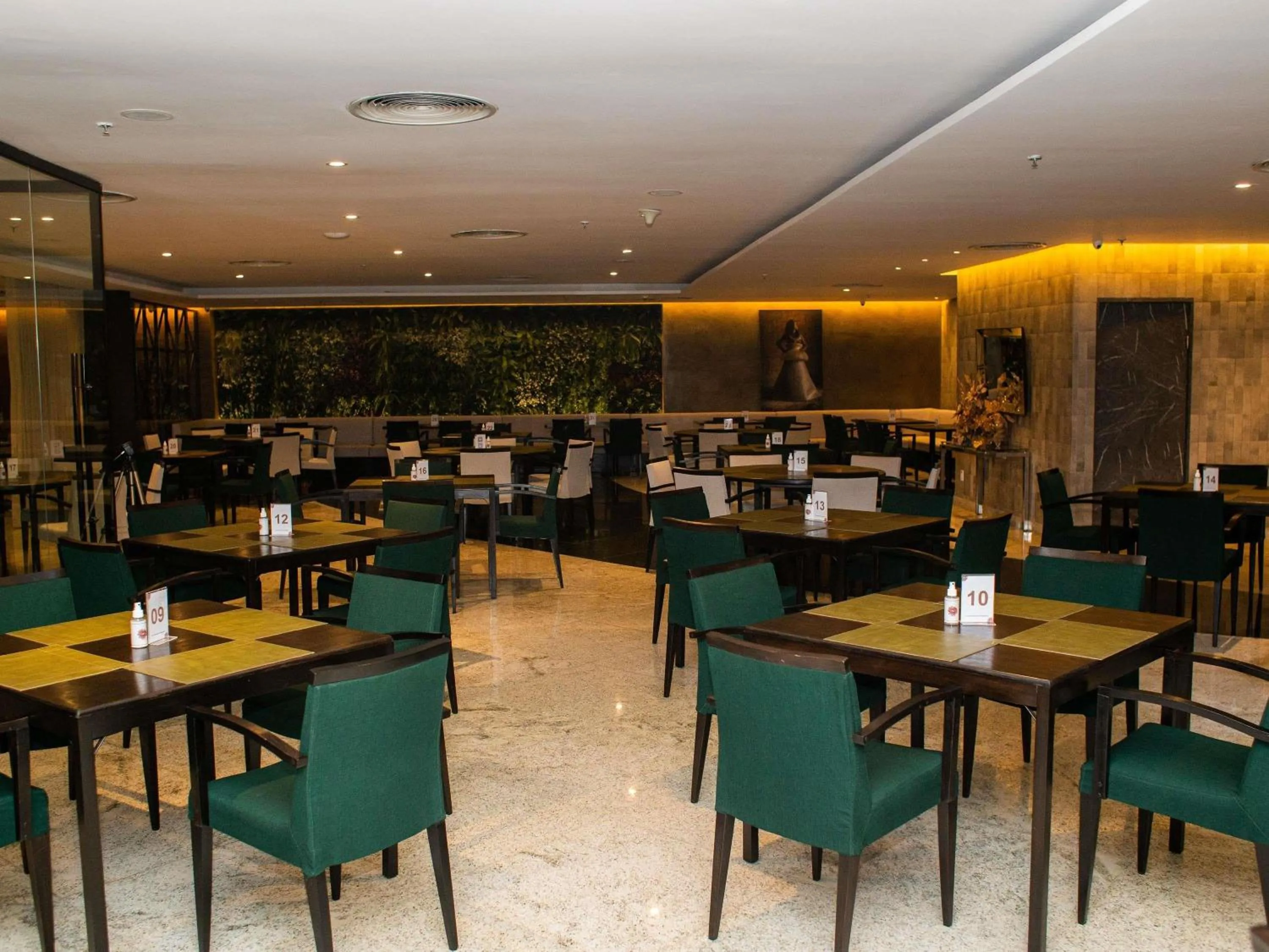 Restaurant/places to eat in Grand Mercure Belem do Para