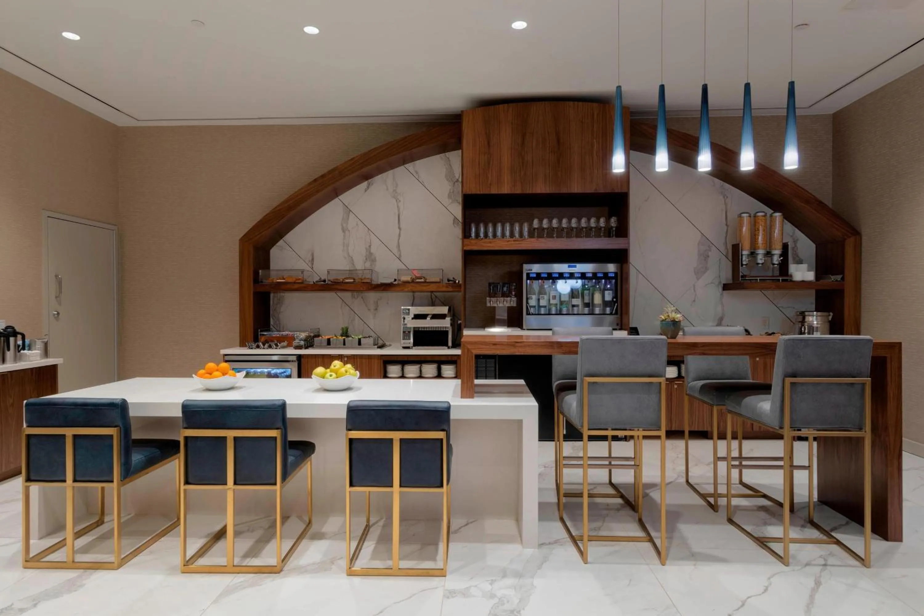 Lounge or bar in Atlanta Marriott Northeast/Emory Area