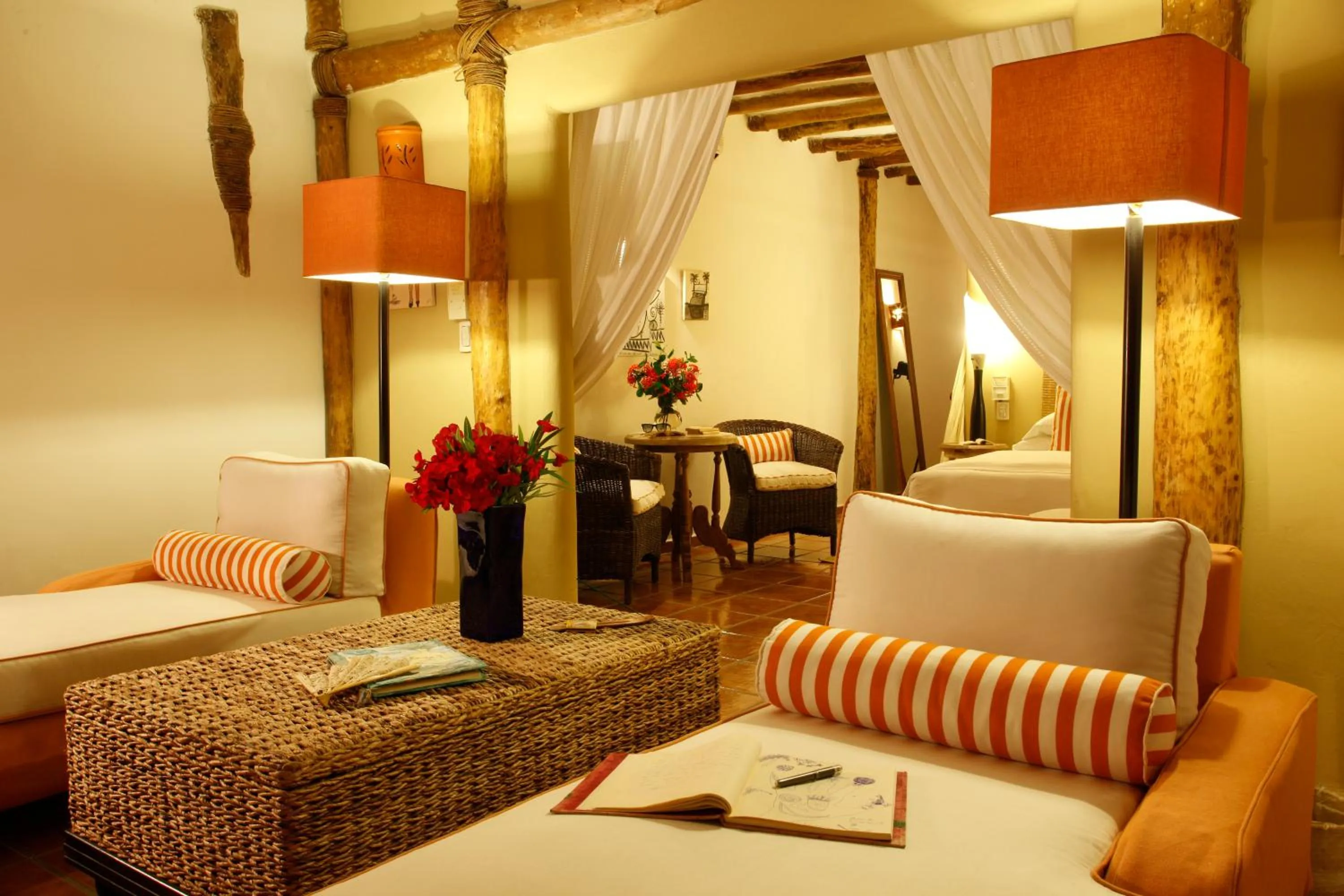 Living room, Bed in Ser Casasandra Boutique Hotel