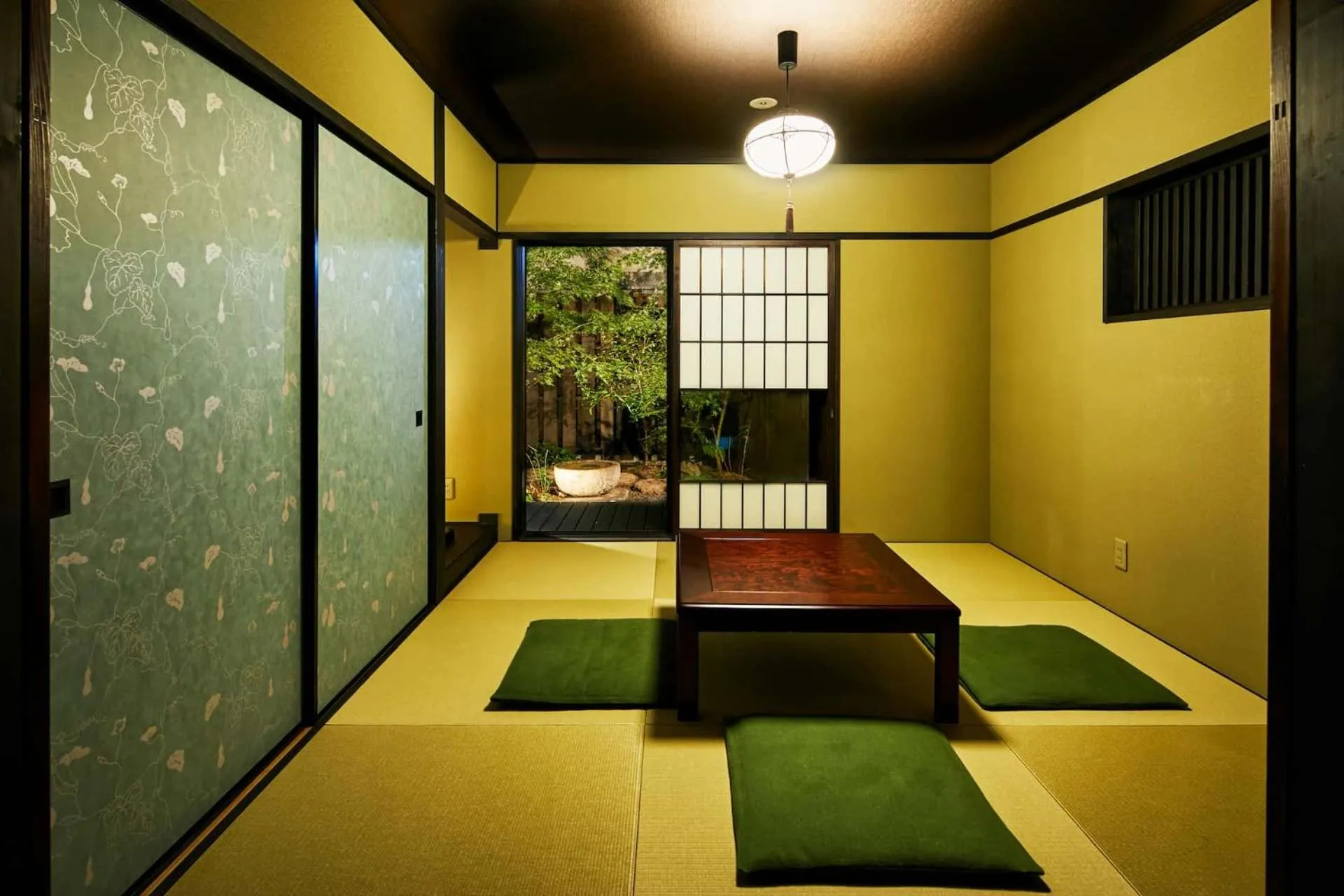 Living room in Eigetsu