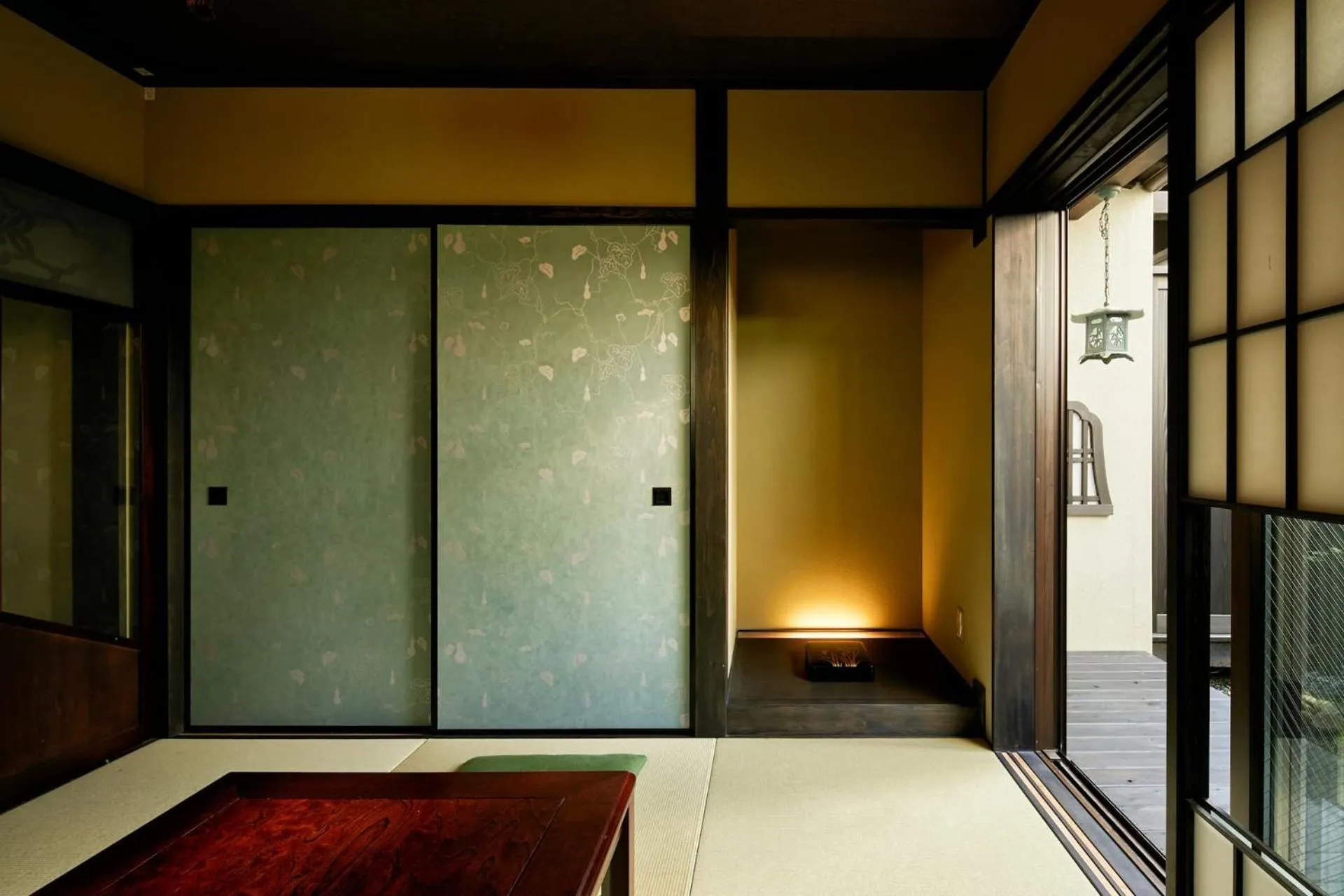 Living room, Bed in Eigetsu