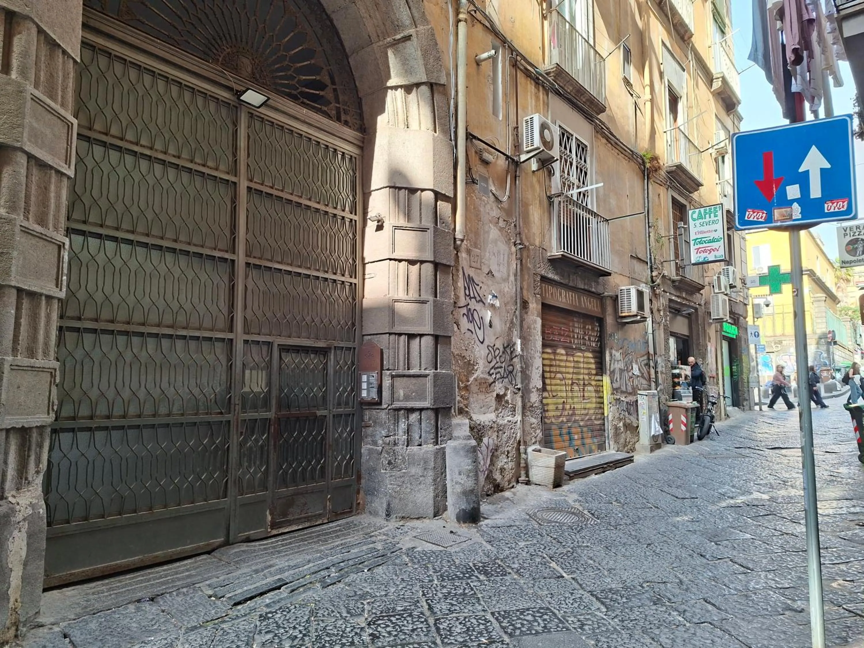 Property building in El Corazon de Napoles, Elegante Suite nel Centro Storico di Napoli