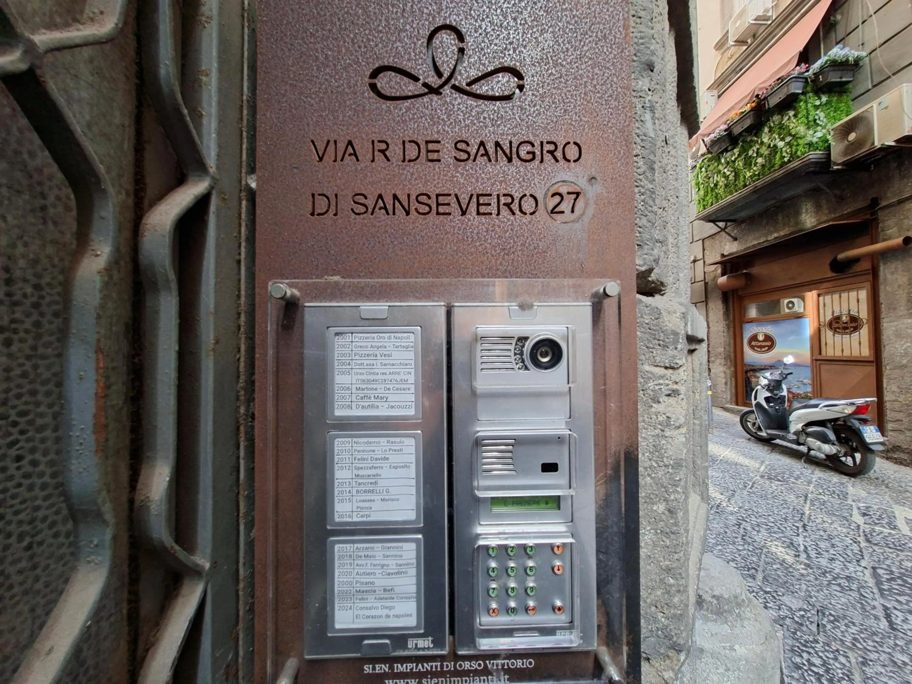 Property building in El Corazon de Napoles, Elegante Suite nel Centro Storico di Napoli
