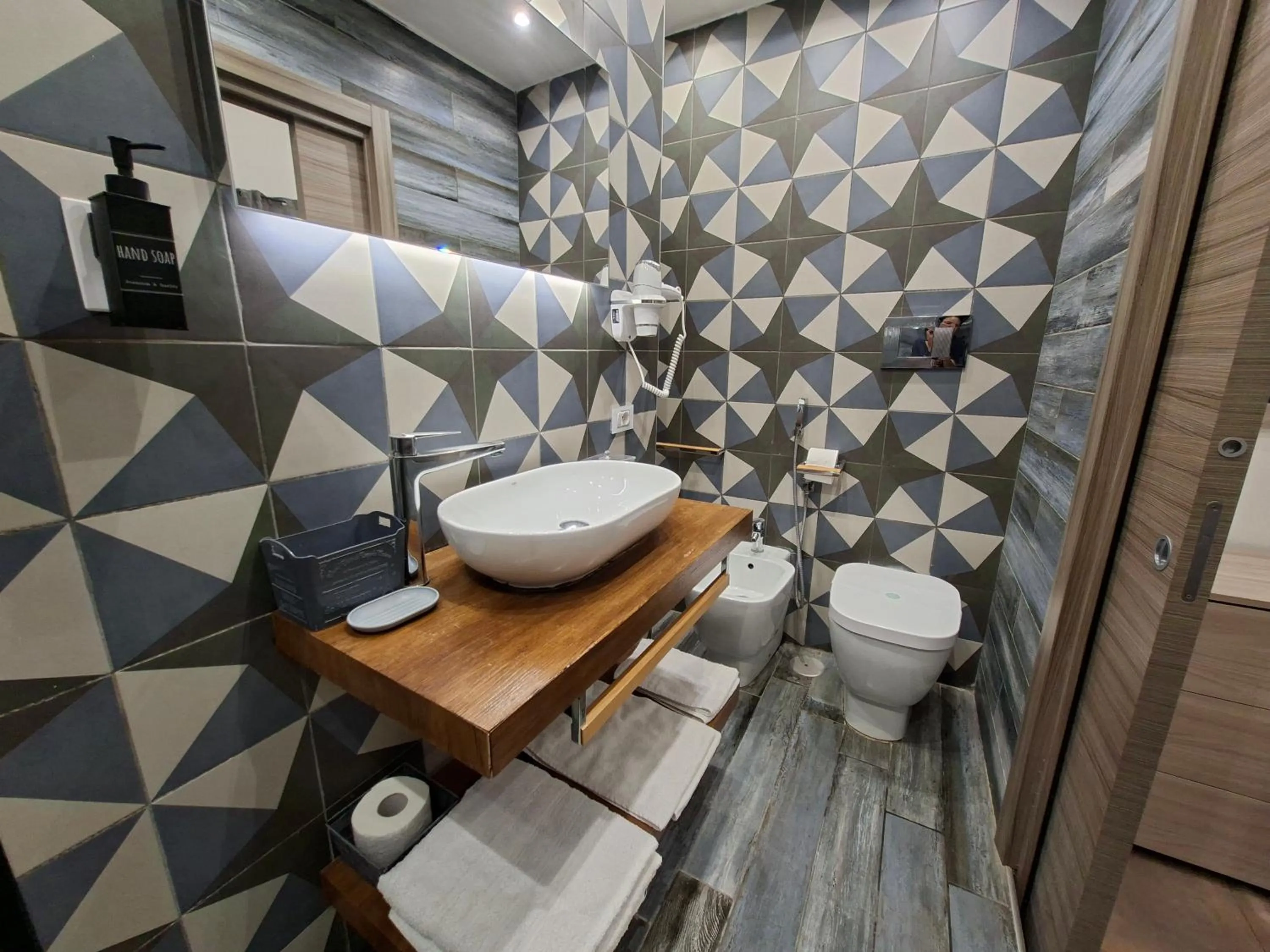 Bathroom in El Corazon de Napoles, Elegante Suite nel Centro Storico di Napoli