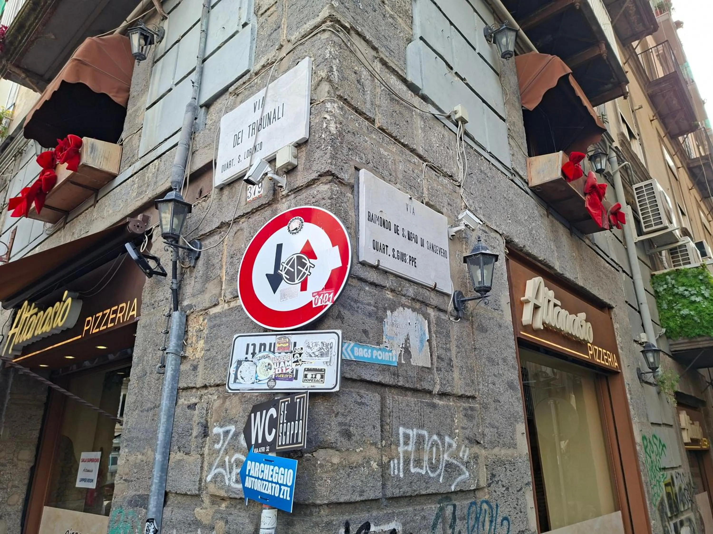 Neighbourhood in El Corazon de Napoles, Elegante Suite nel Centro Storico di Napoli