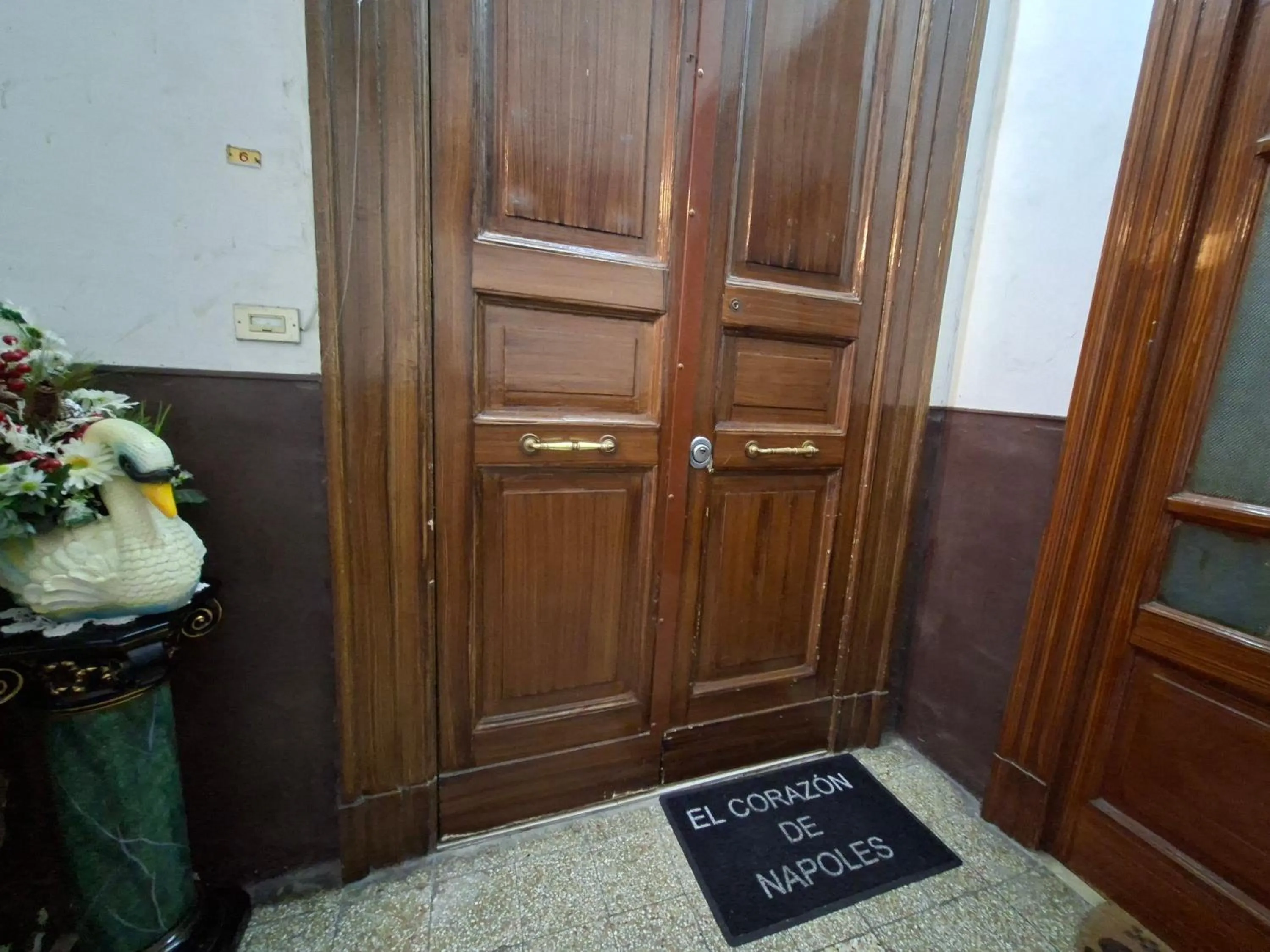 Facade/entrance in El Corazon de Napoles, Elegante Suite nel Centro Storico di Napoli