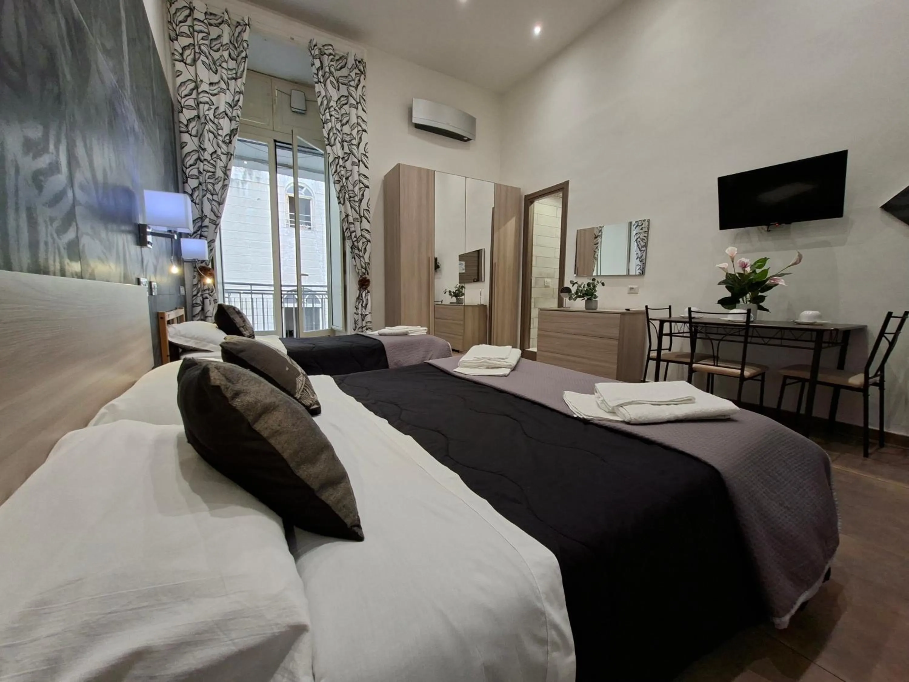 Bedroom, Bed in El Corazon de Napoles, Elegante Suite nel Centro Storico di Napoli