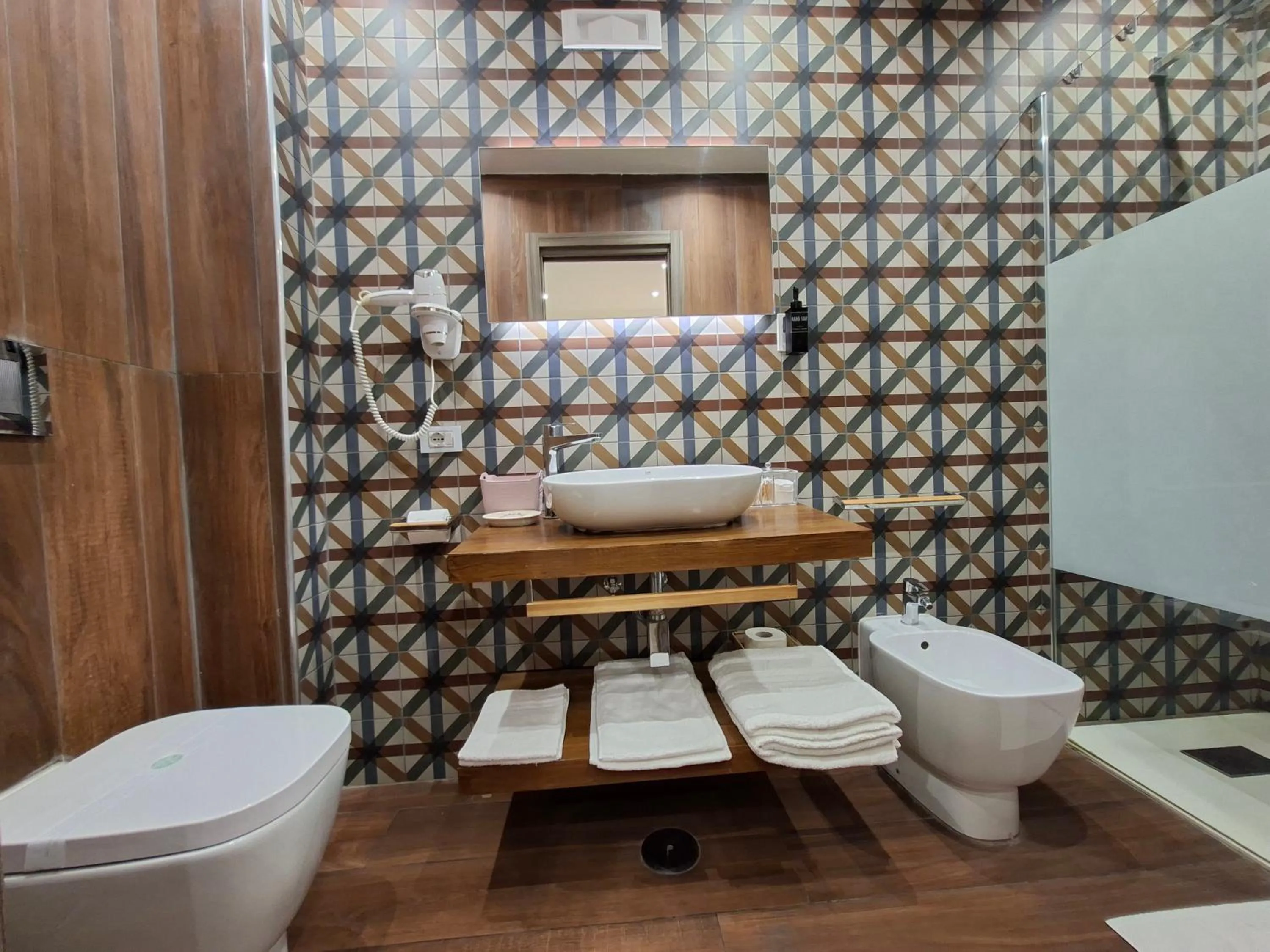 Bathroom in El Corazon de Napoles, Elegante Suite nel Centro Storico di Napoli