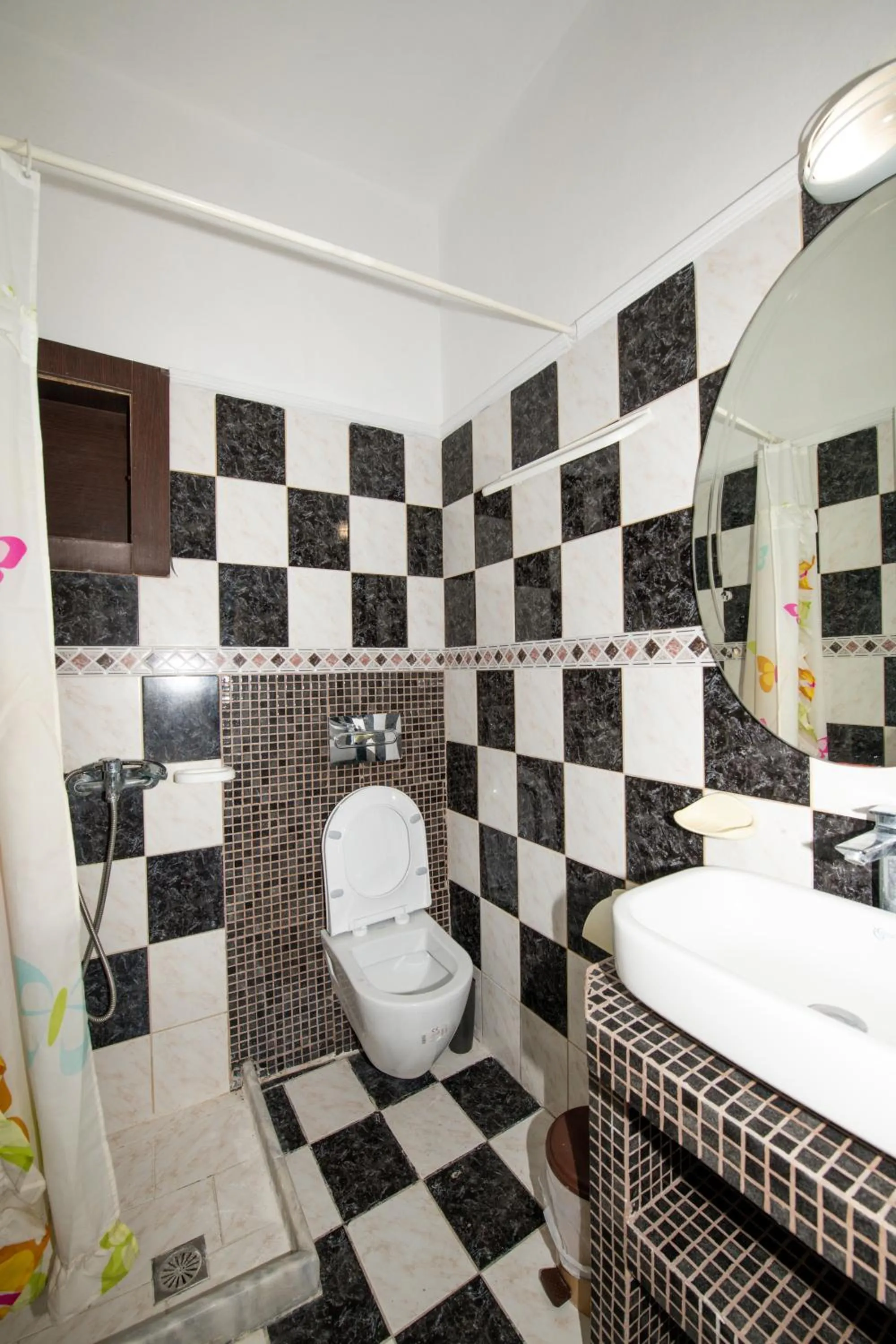 Shower in Sweet Heart Studios