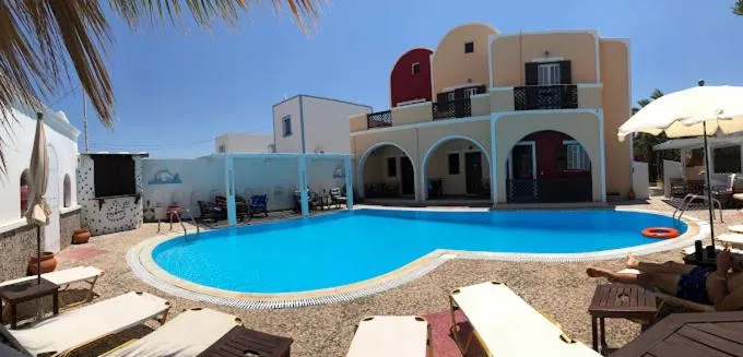 Pool view in Sweet Heart Studios