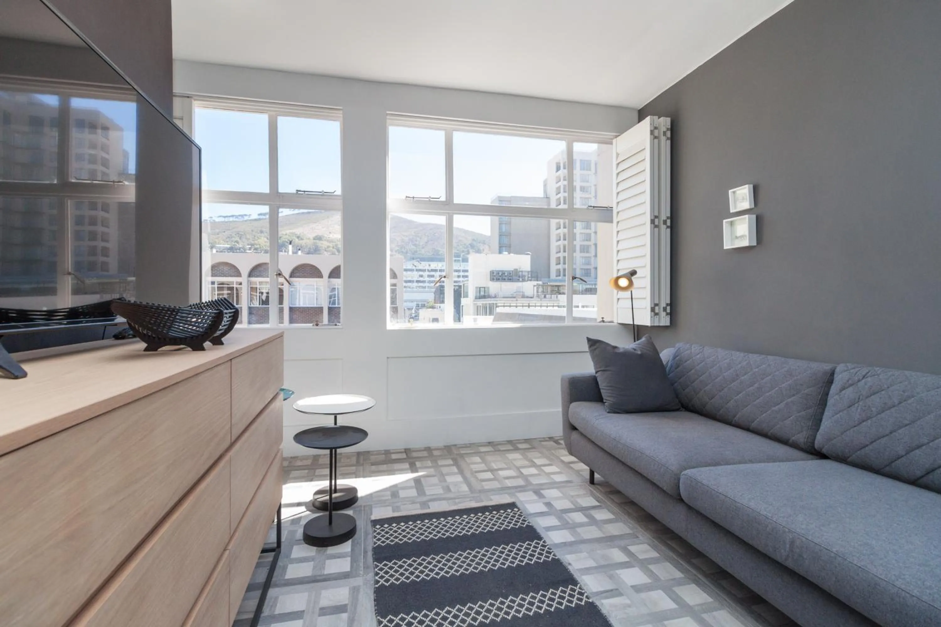 TV and multimedia in Keerom 66 - Beautiful modern apartment in heart of Cape Town