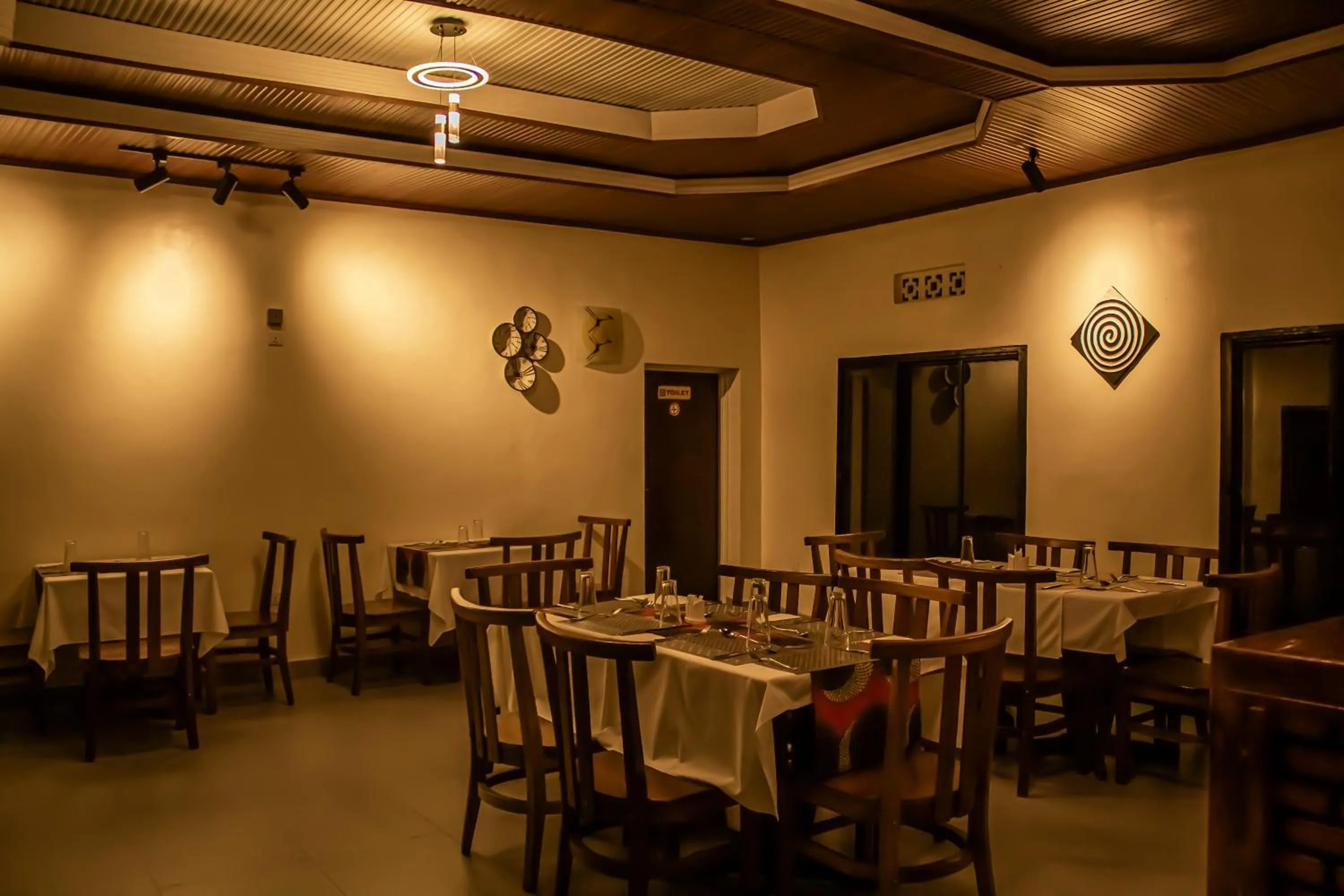 Restaurant/places to eat in Hotel Peace Guest House