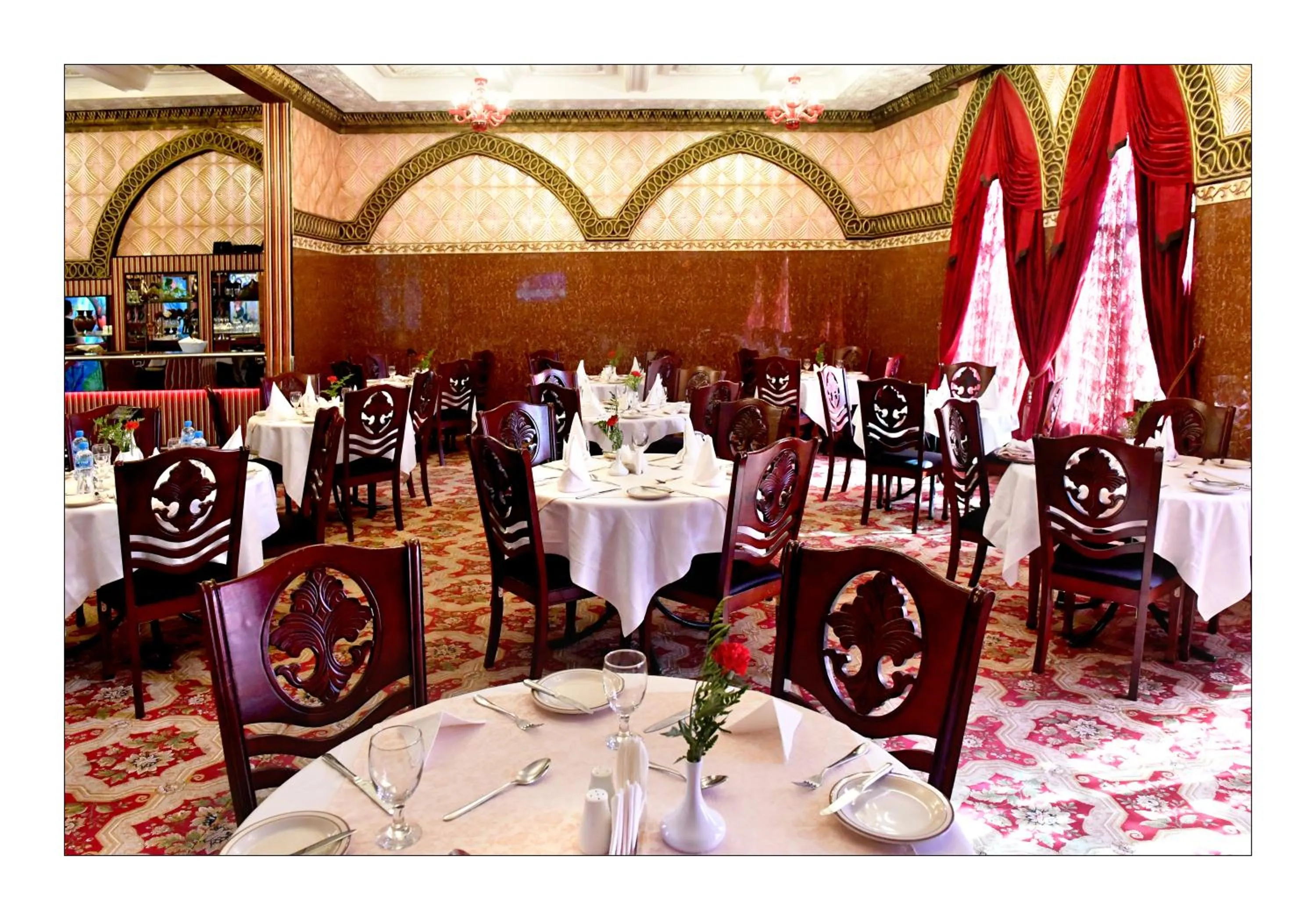 Restaurant/places to eat in Gulf Gate Hotel