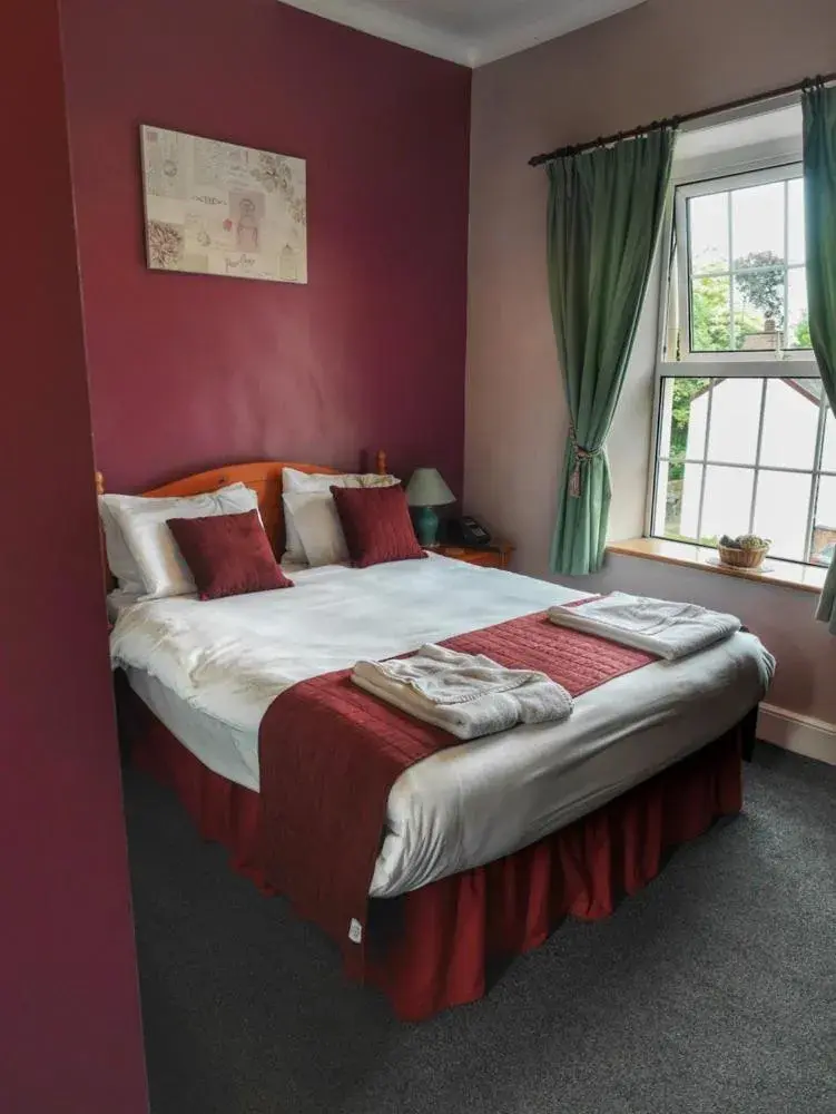 Double Room with Private Bathroom - single occupancy in The Fountain Inn Double Room with Private Bathroom - single occupancy in The Fountain Inn