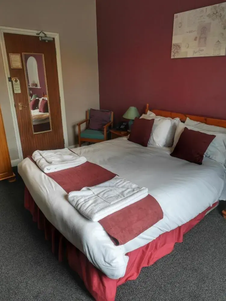 Double Room with Private Bathroom - single occupancy in The Fountain Inn Double Room with Private Bathroom - single occupancy in The Fountain Inn