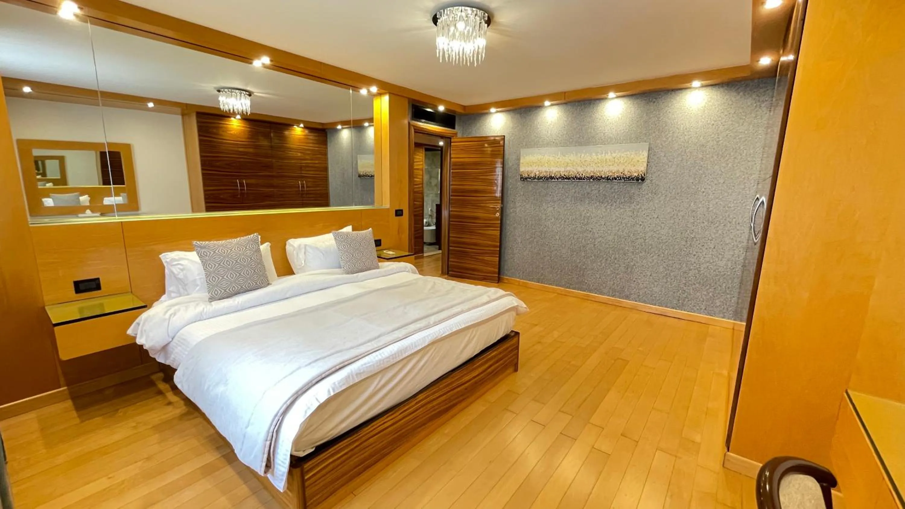 Bedroom, Bed in Lahoya Suites