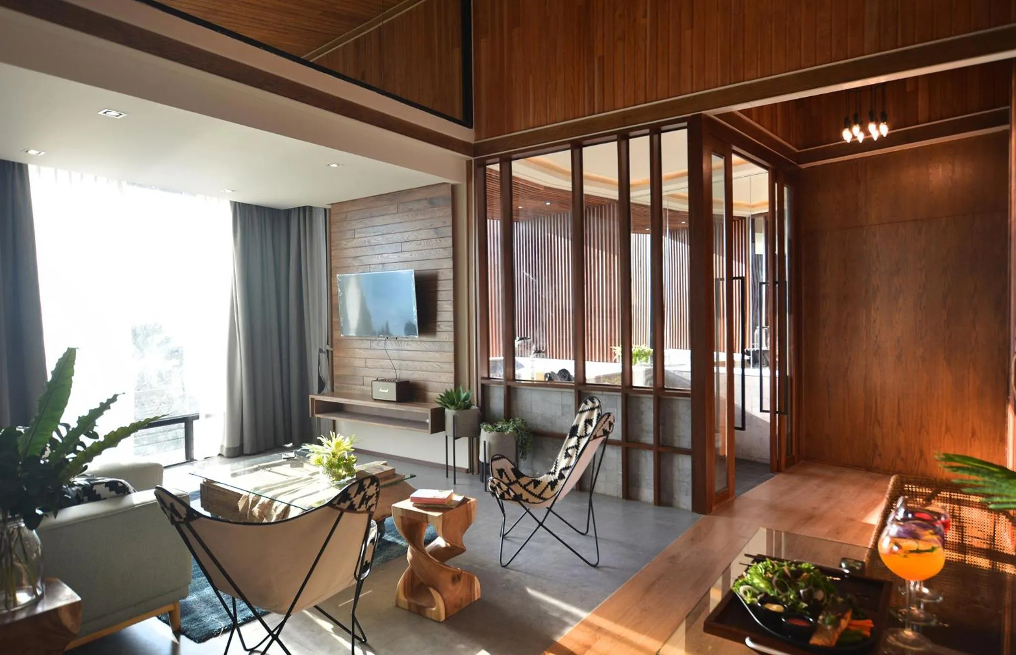 TV and multimedia in The Cabin Beach Resort