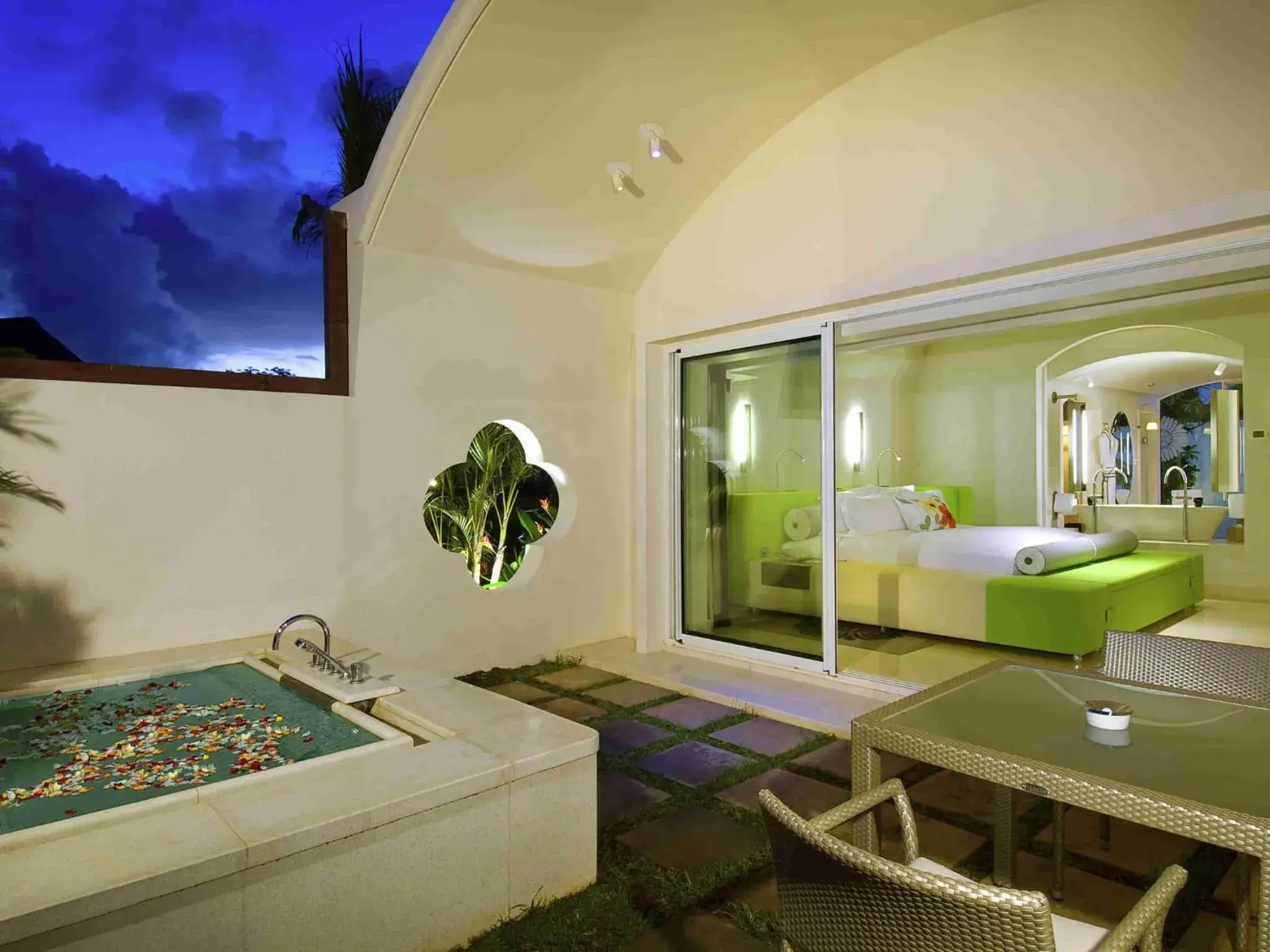 Bedroom, Bed in SO/ Sofitel Mauritius Bedroom, Bed in SO/ Sofitel Mauritius