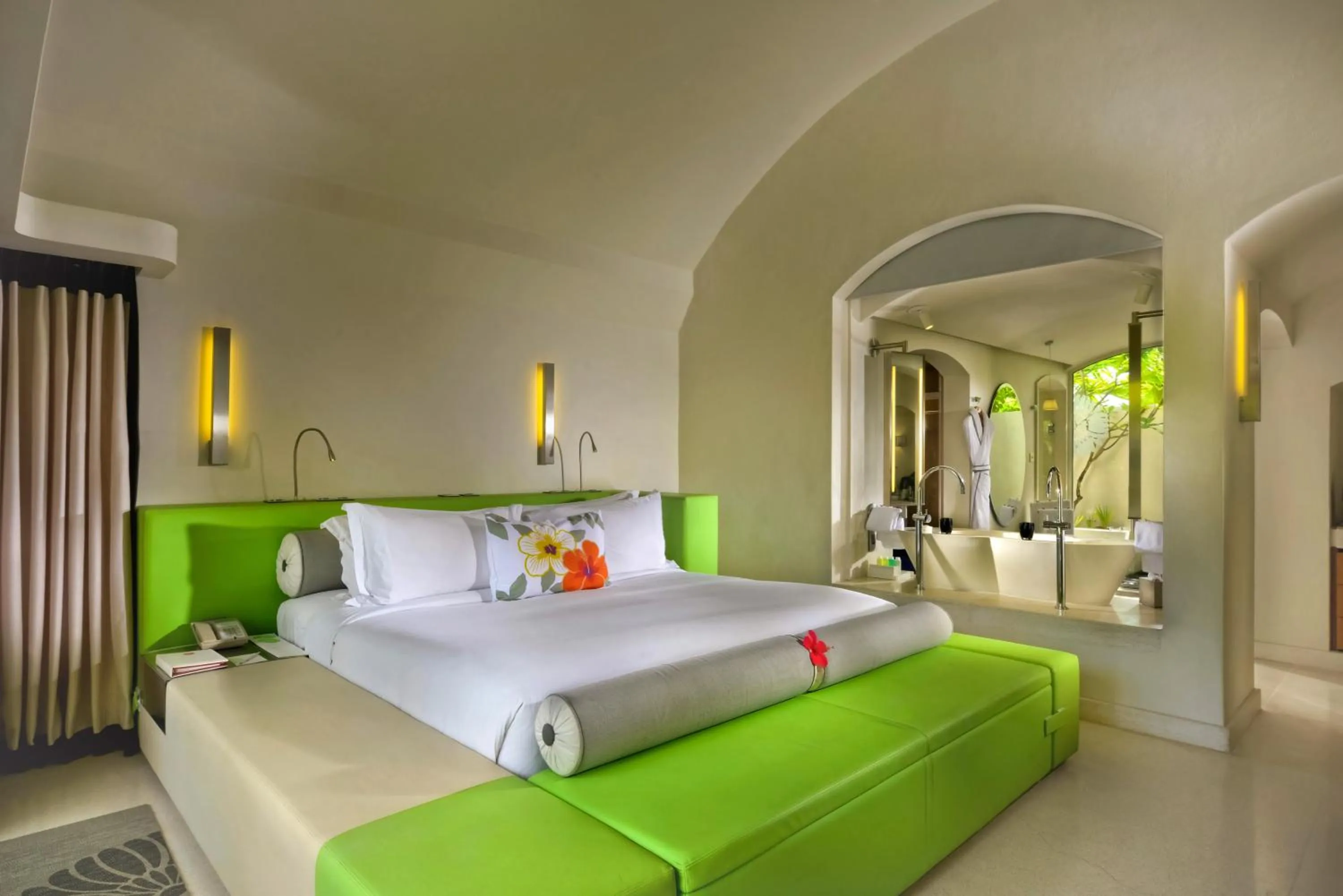 Bathroom, Bed in SO/ Sofitel Mauritius