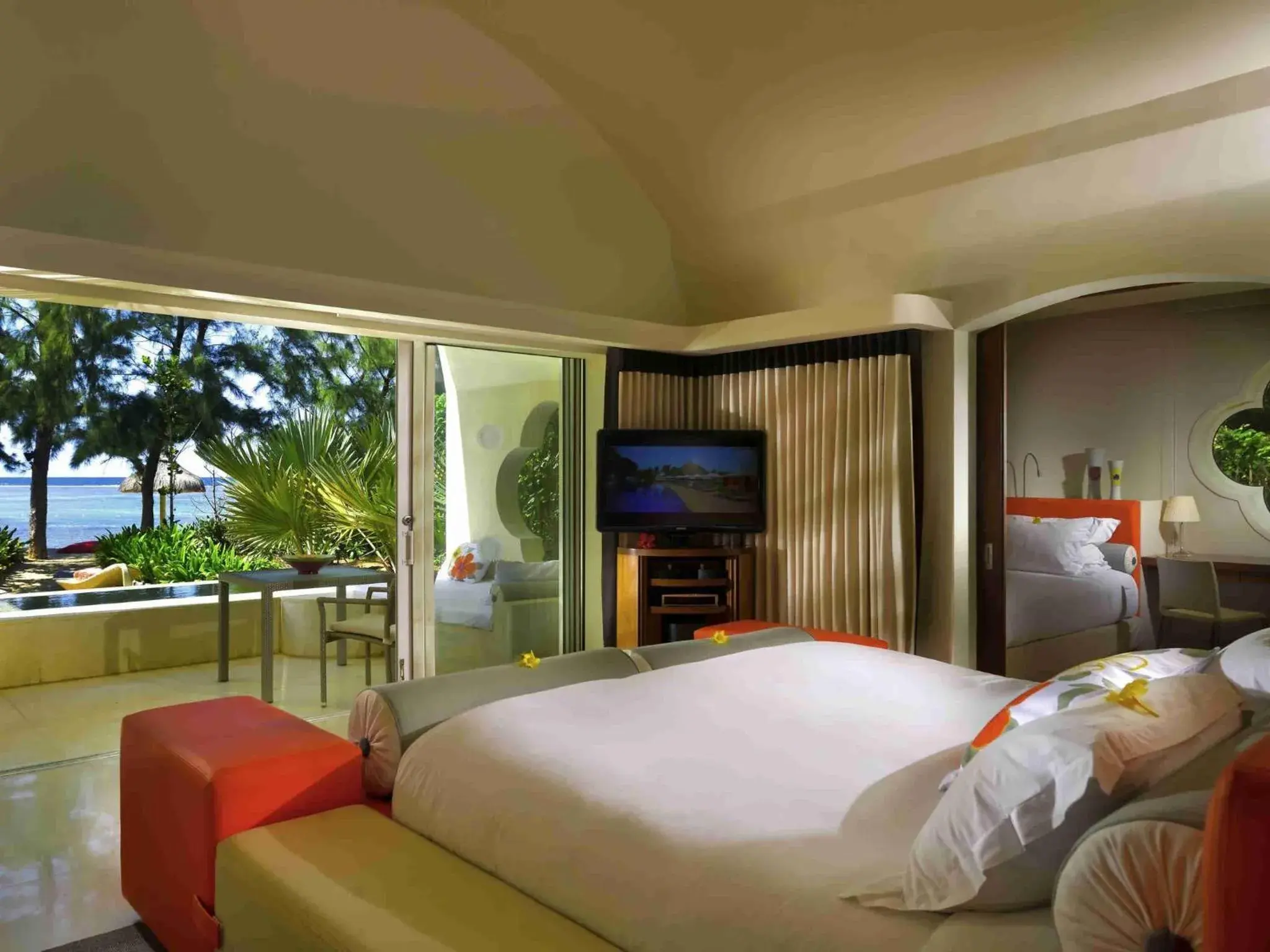 Photo of the whole room, Bed in SO/ Sofitel Mauritius Photo of the whole room, Bed in SO/ Sofitel Mauritius