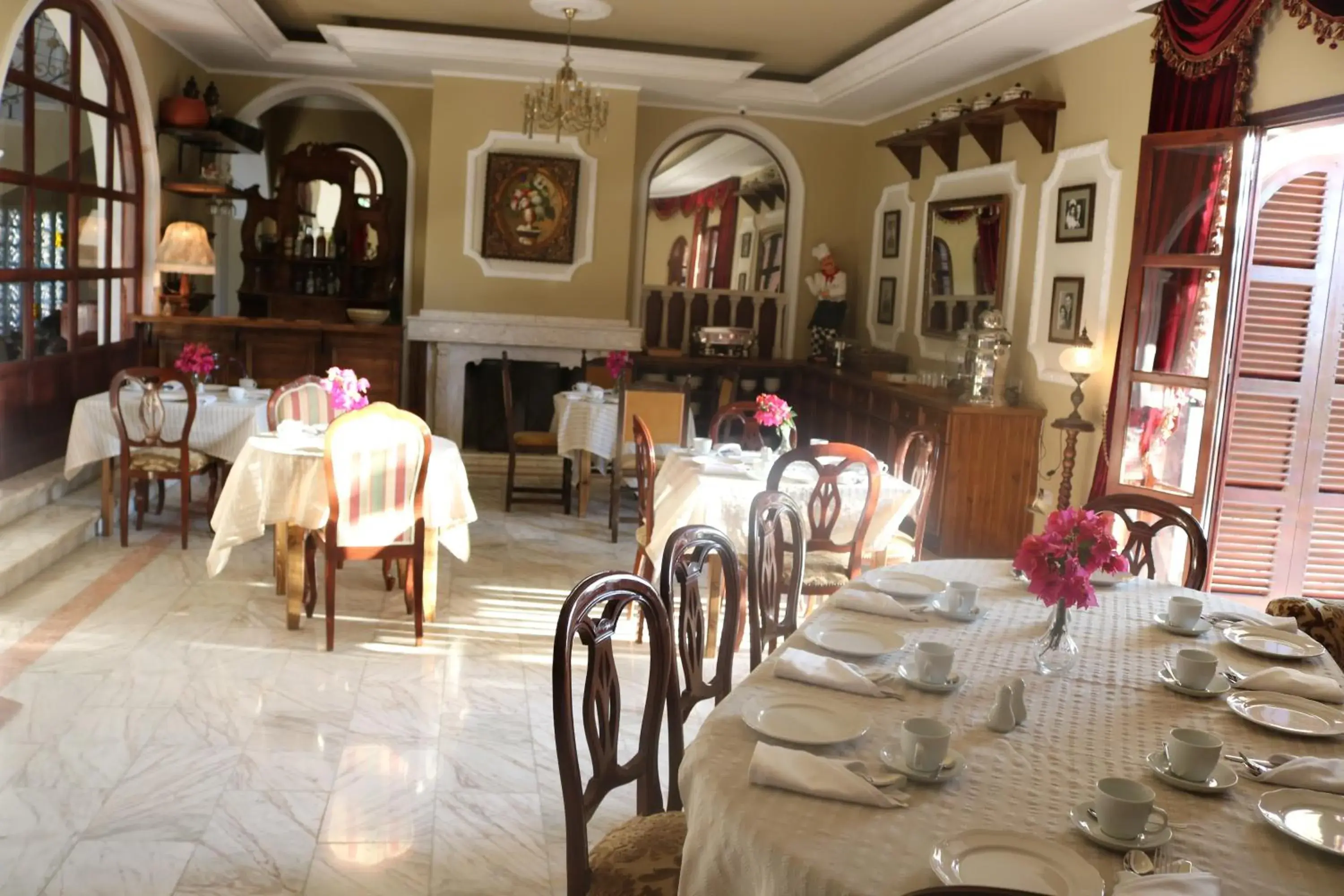 Restaurant/places to eat in Meryem's Hotel Restaurant/places to eat in Meryem's Hotel