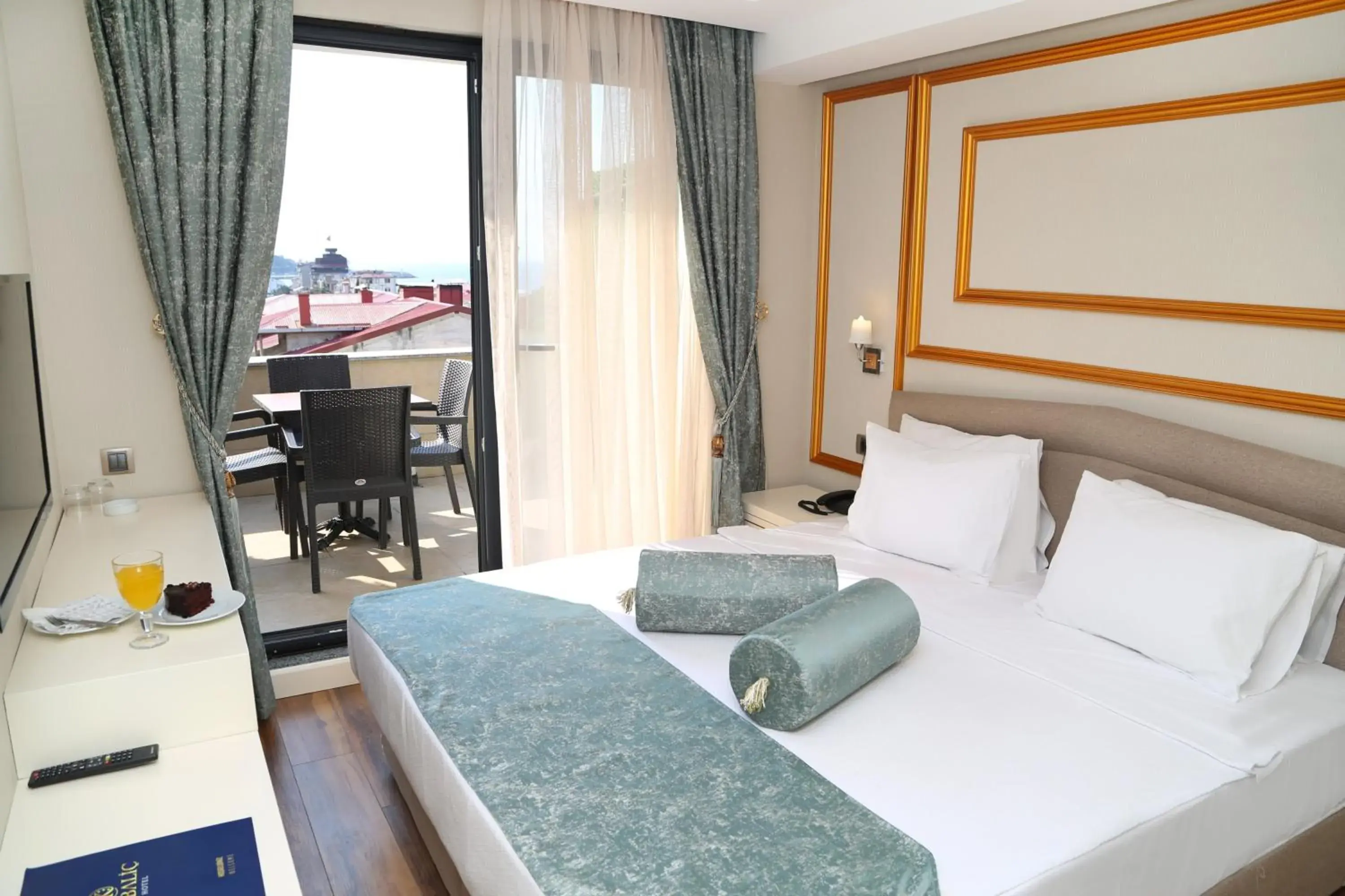 Balcony/Terrace, Bed in Kubaliç Hotel Balcony/Terrace, Bed in Kubaliç Hotel