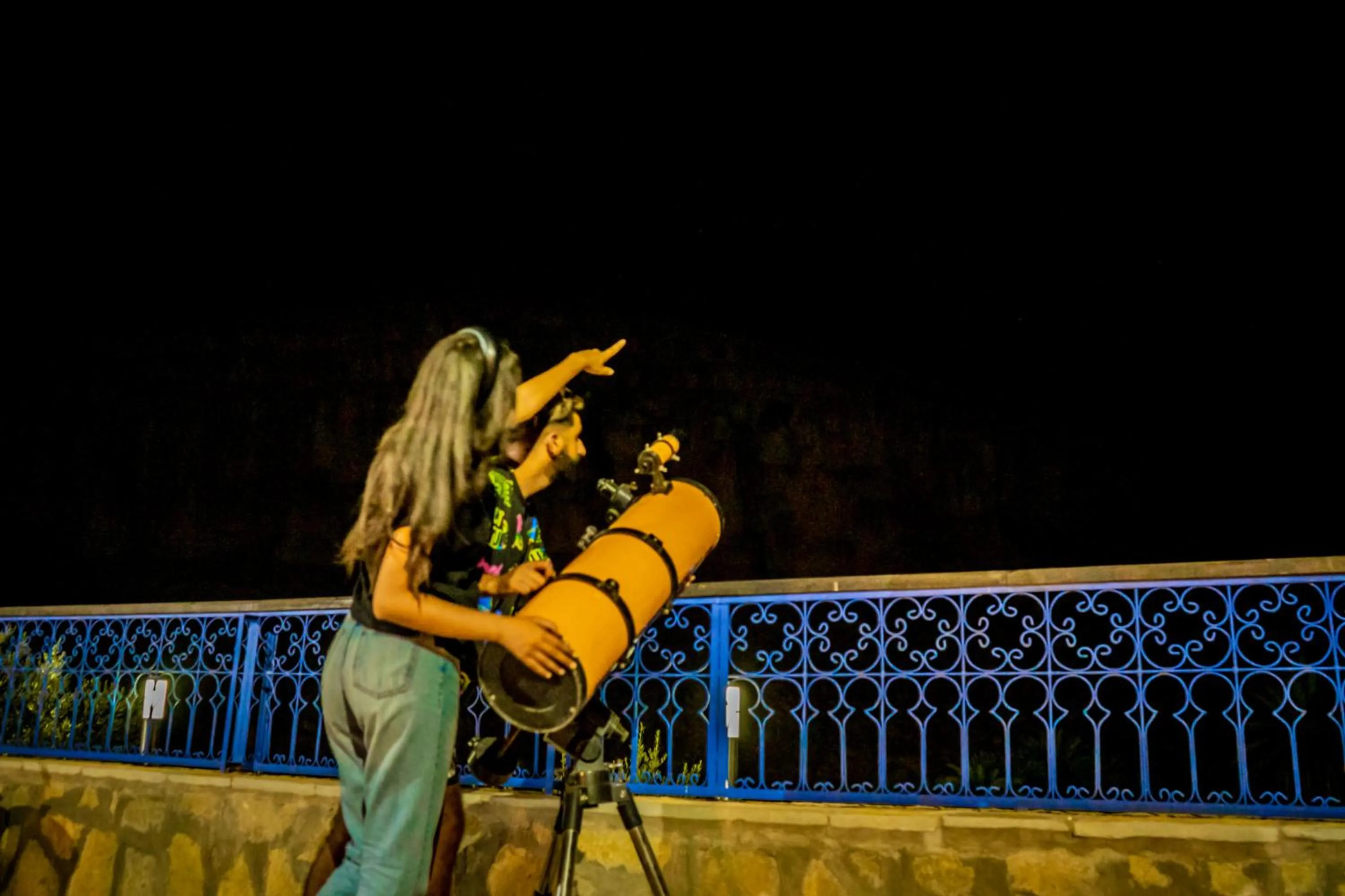 Evening entertainment in Ouednoujoum Ecolodge & Spa