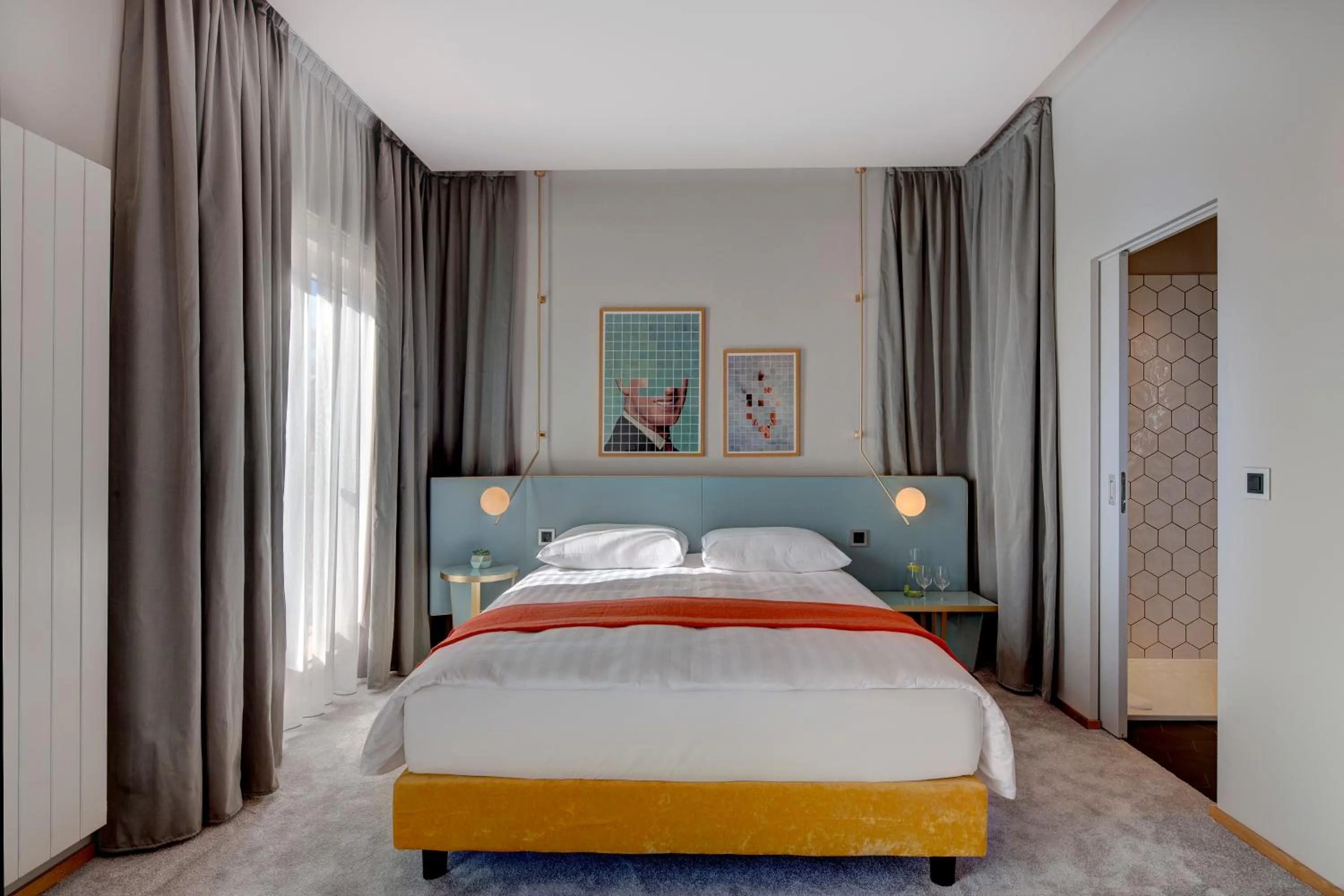 Bedroom, Bed in Hotel du Léman - Jongny