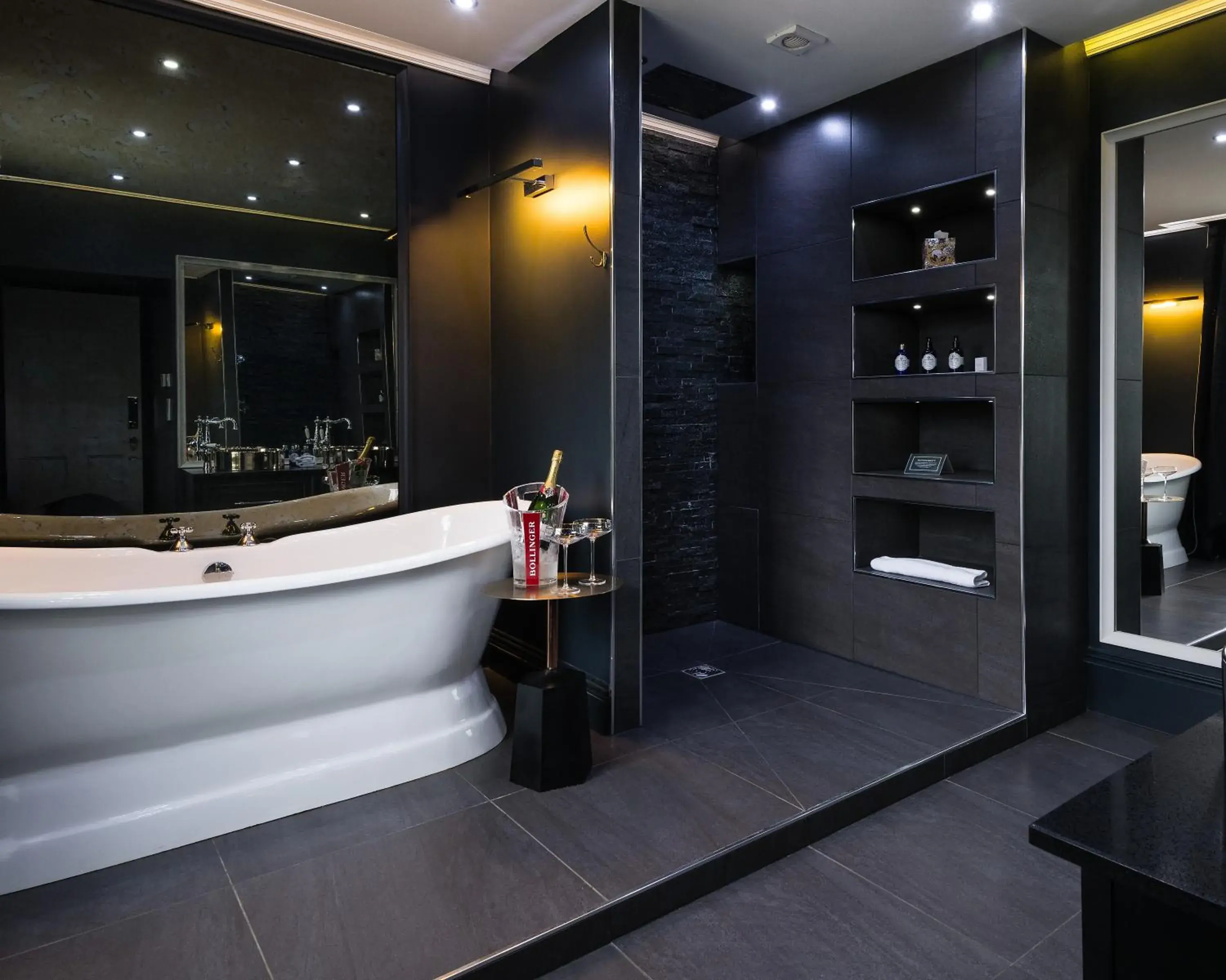 Estate Suite Mansion House in The Old Manse of Blair, Boutique Hotel & Michelin Restaurant Estate Suite Mansion House in The Old Manse of Blair, Boutique Hotel & Michelin Restaurant