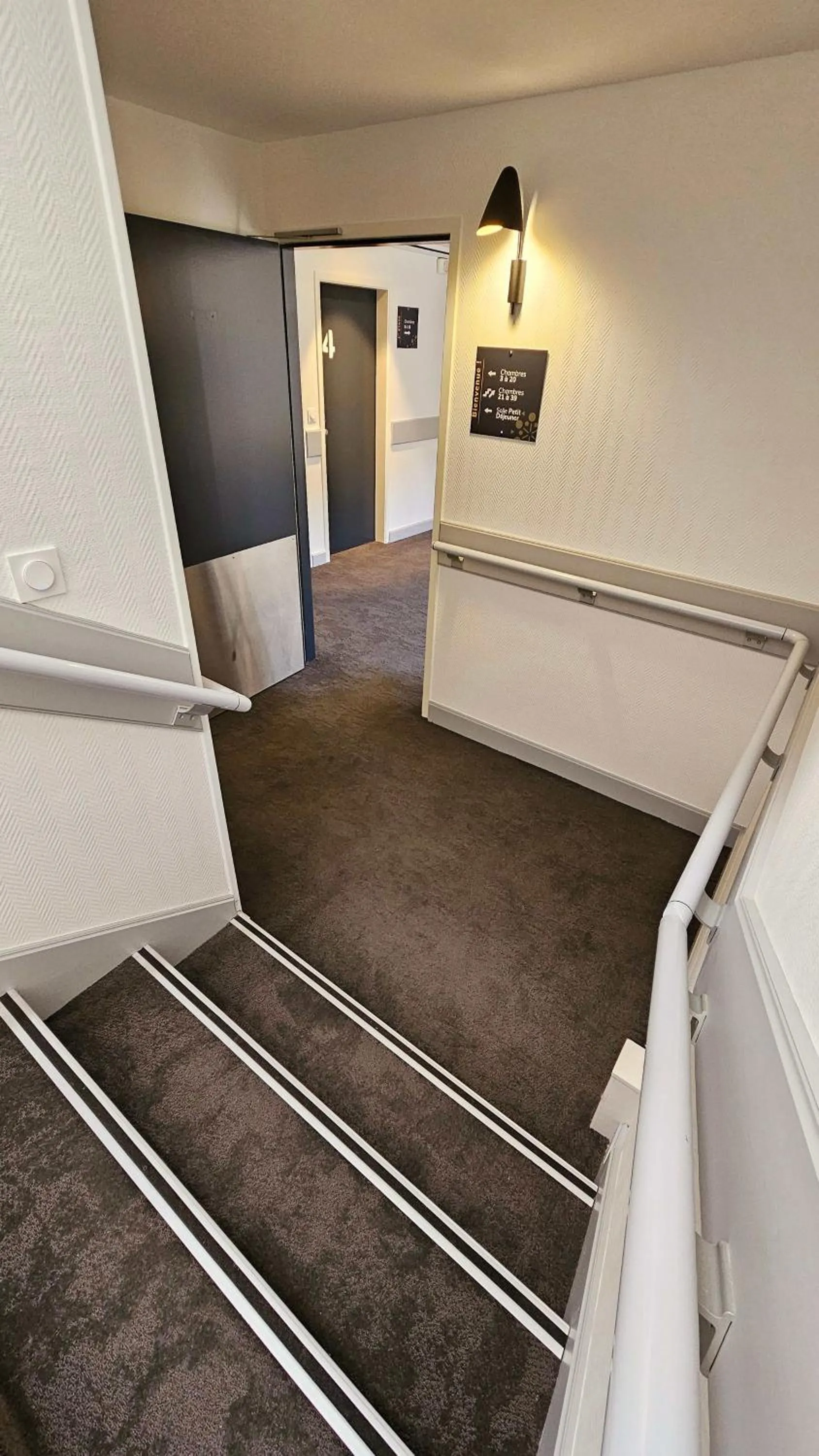 Property building in Hôtel du Port