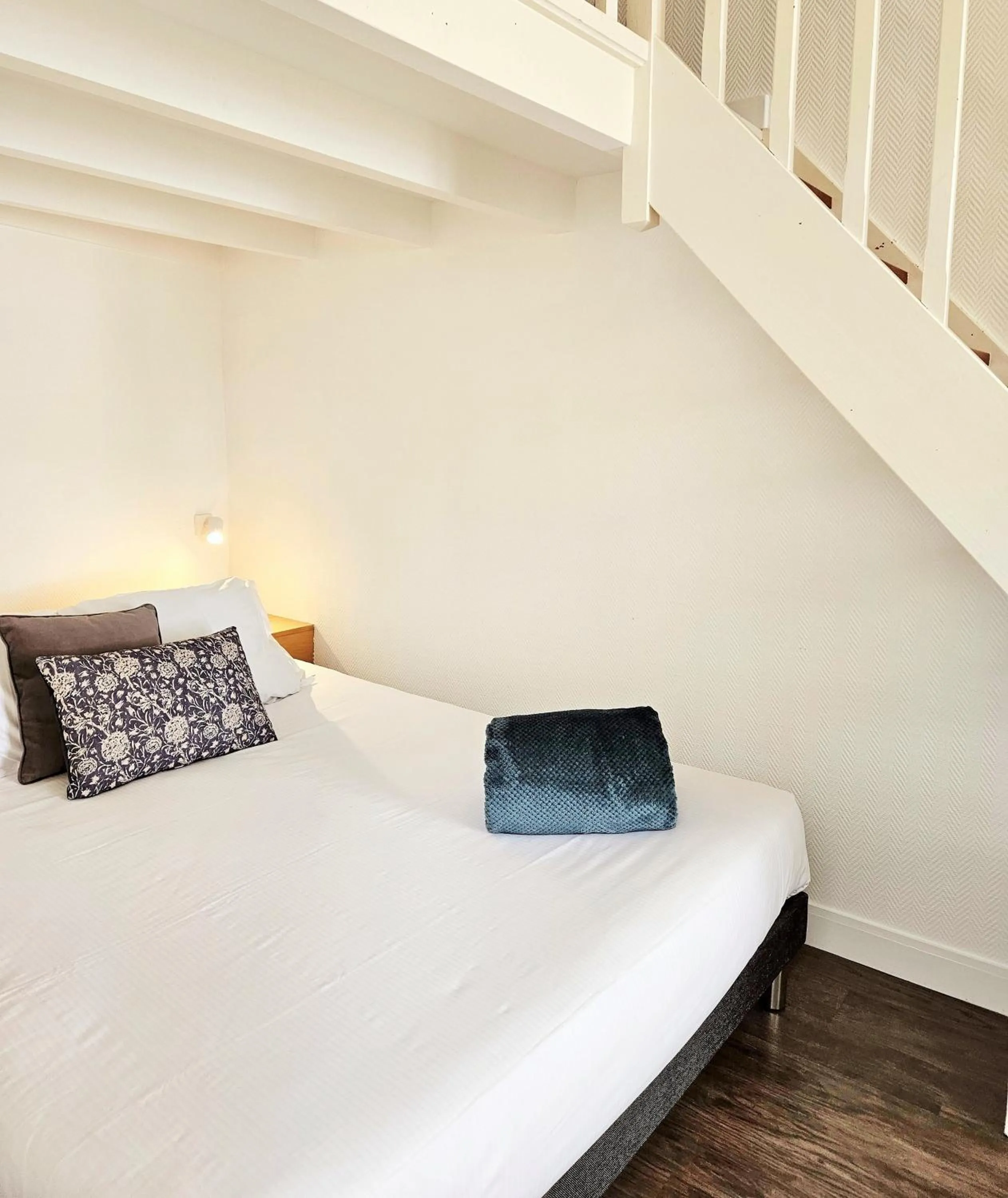 Photo of the whole room, Bed in Hôtel du Port