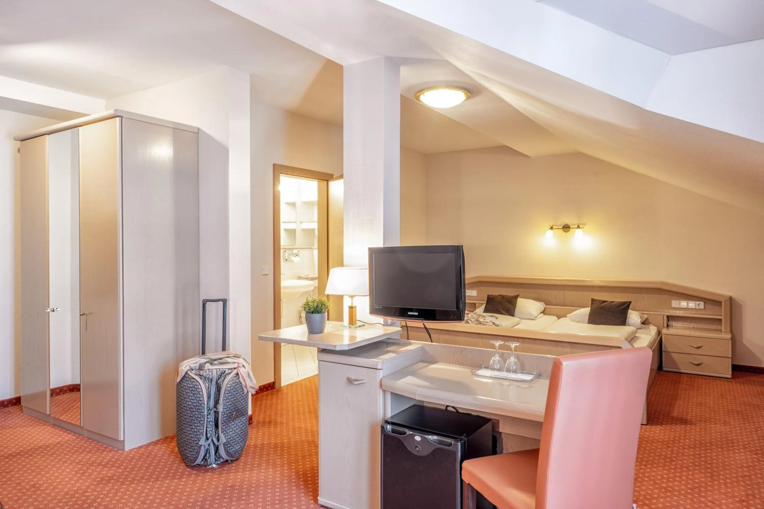 Photo of the whole room in Richstein's Posthotel