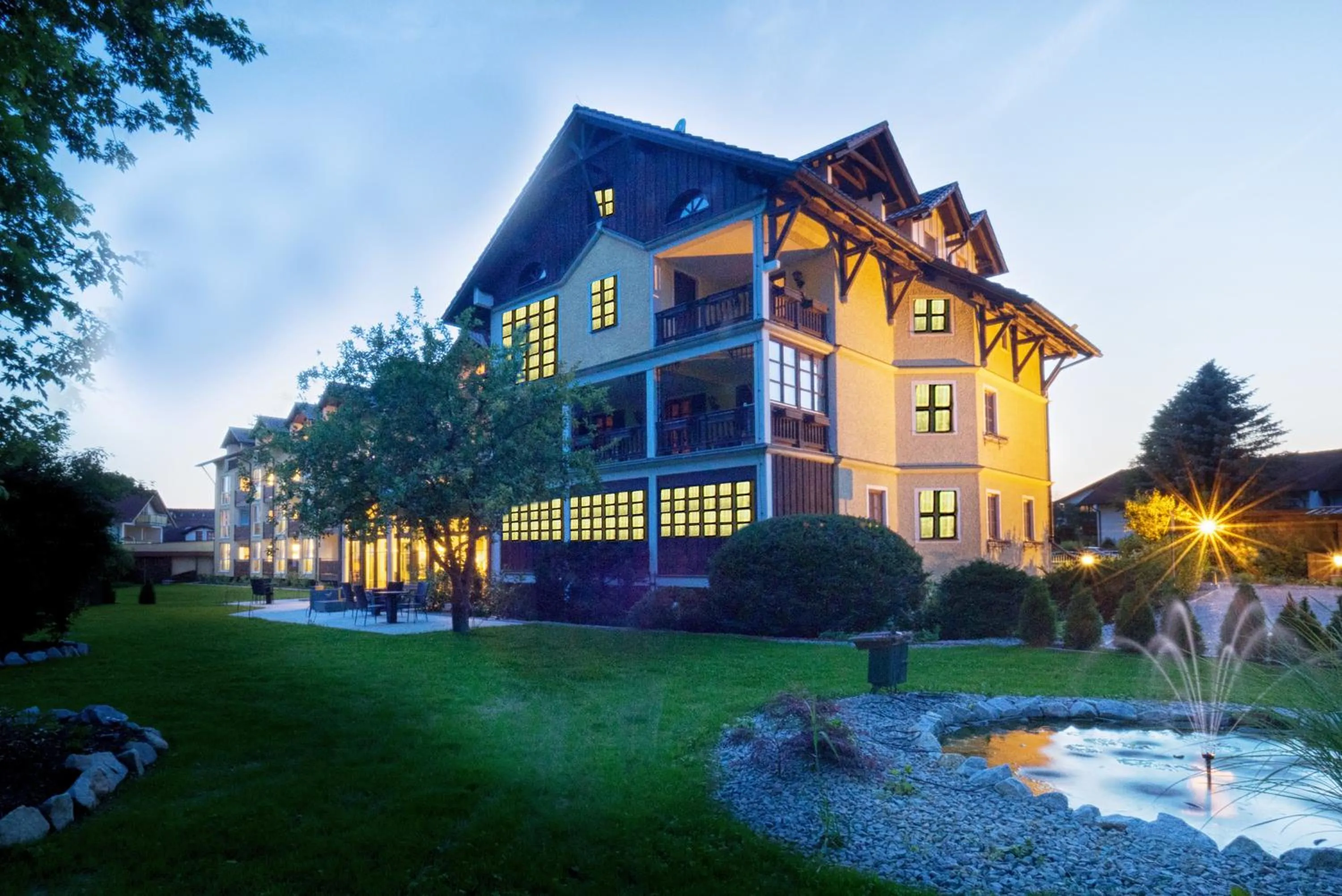 Property building in Richstein's Posthotel