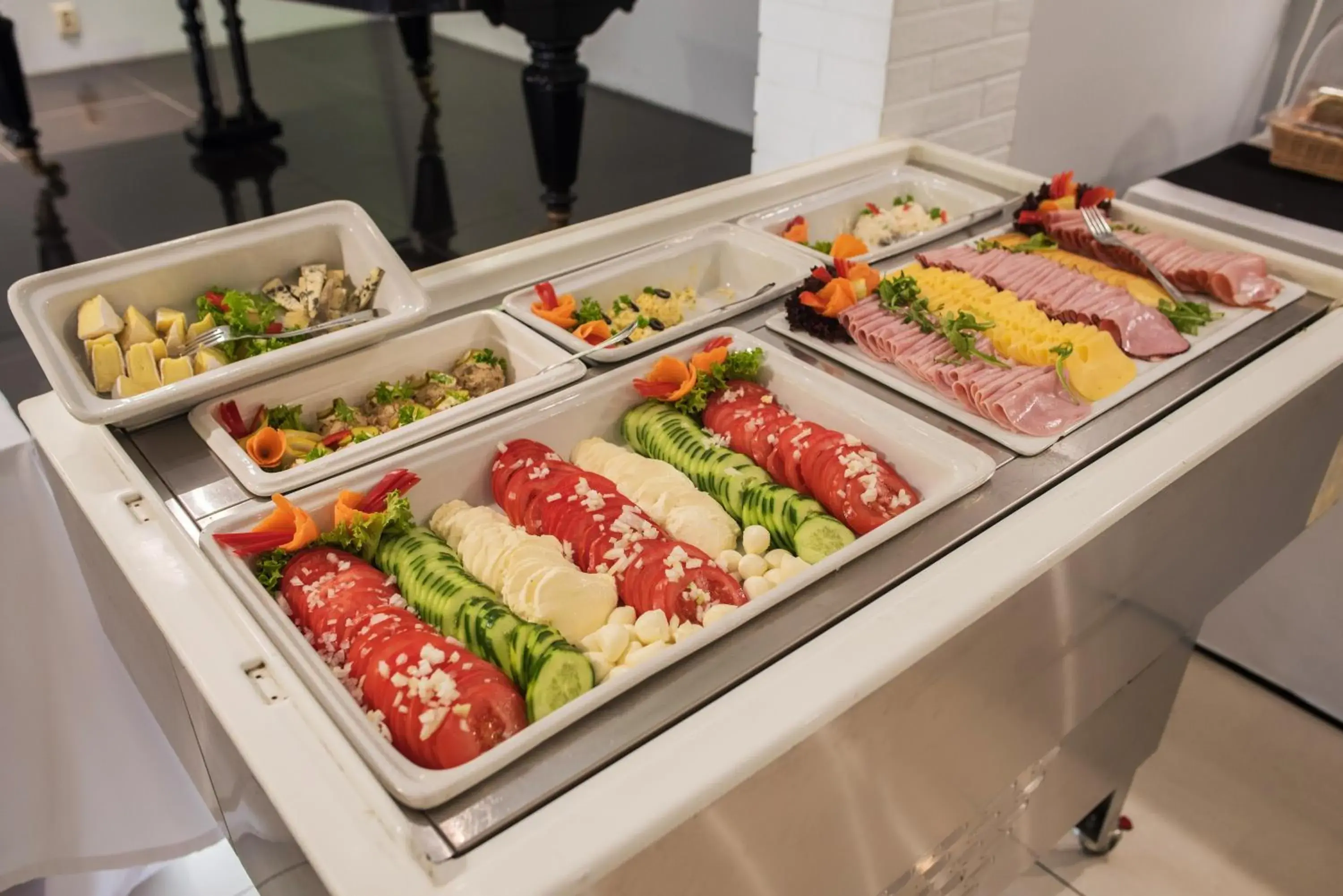 Buffet breakfast in Park Hotel Bydgoszcz Buffet breakfast in Park Hotel Bydgoszcz