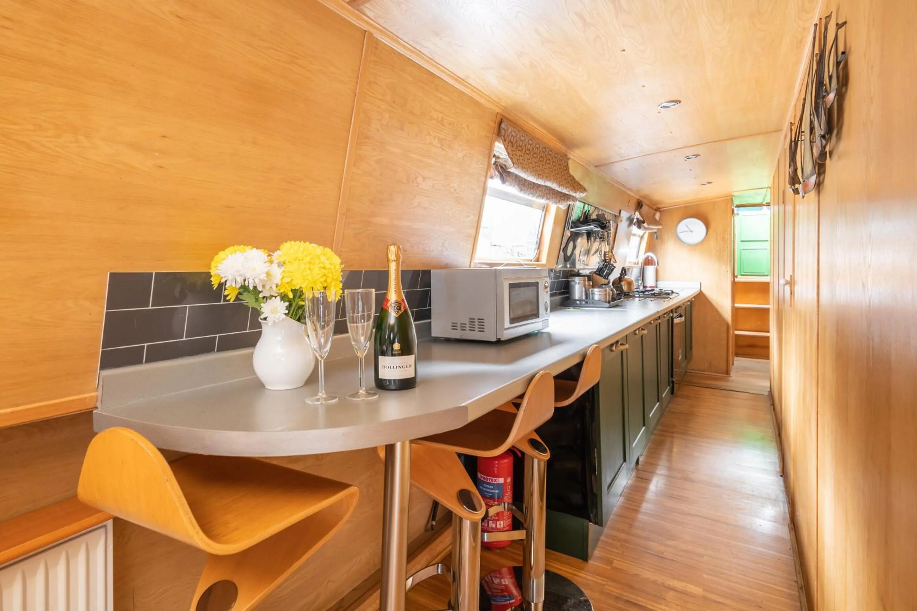Kitchen or kitchenette in Edinburgh - Houseboats