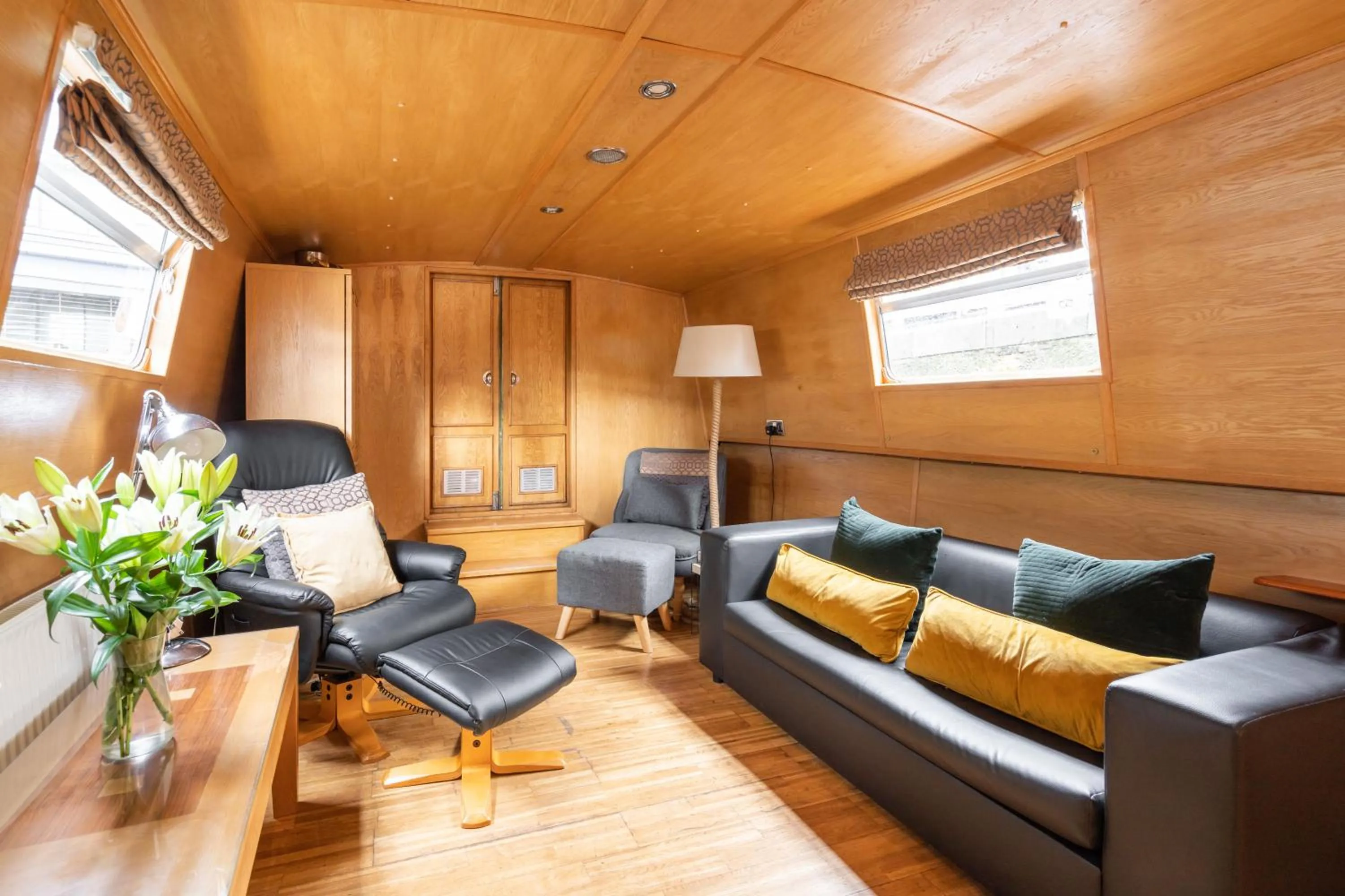 Living room in Edinburgh - Houseboats