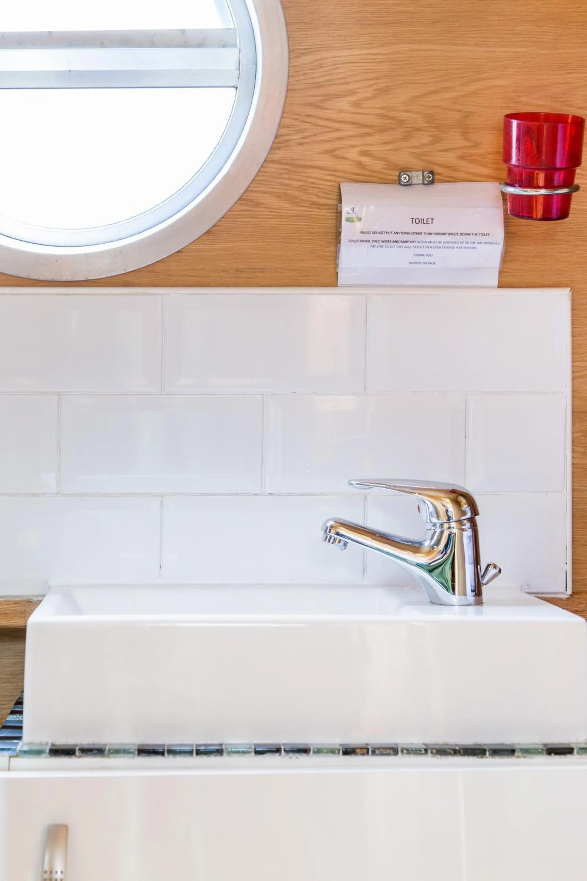 Shower in Edinburgh - Houseboats