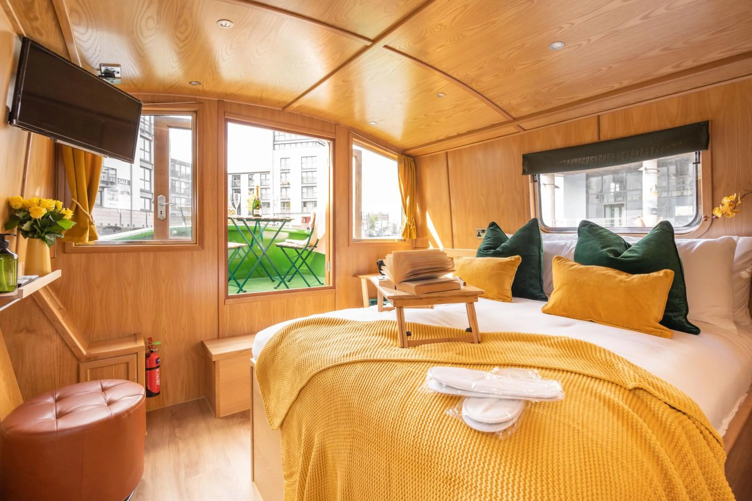 Bedroom in Edinburgh - Houseboats