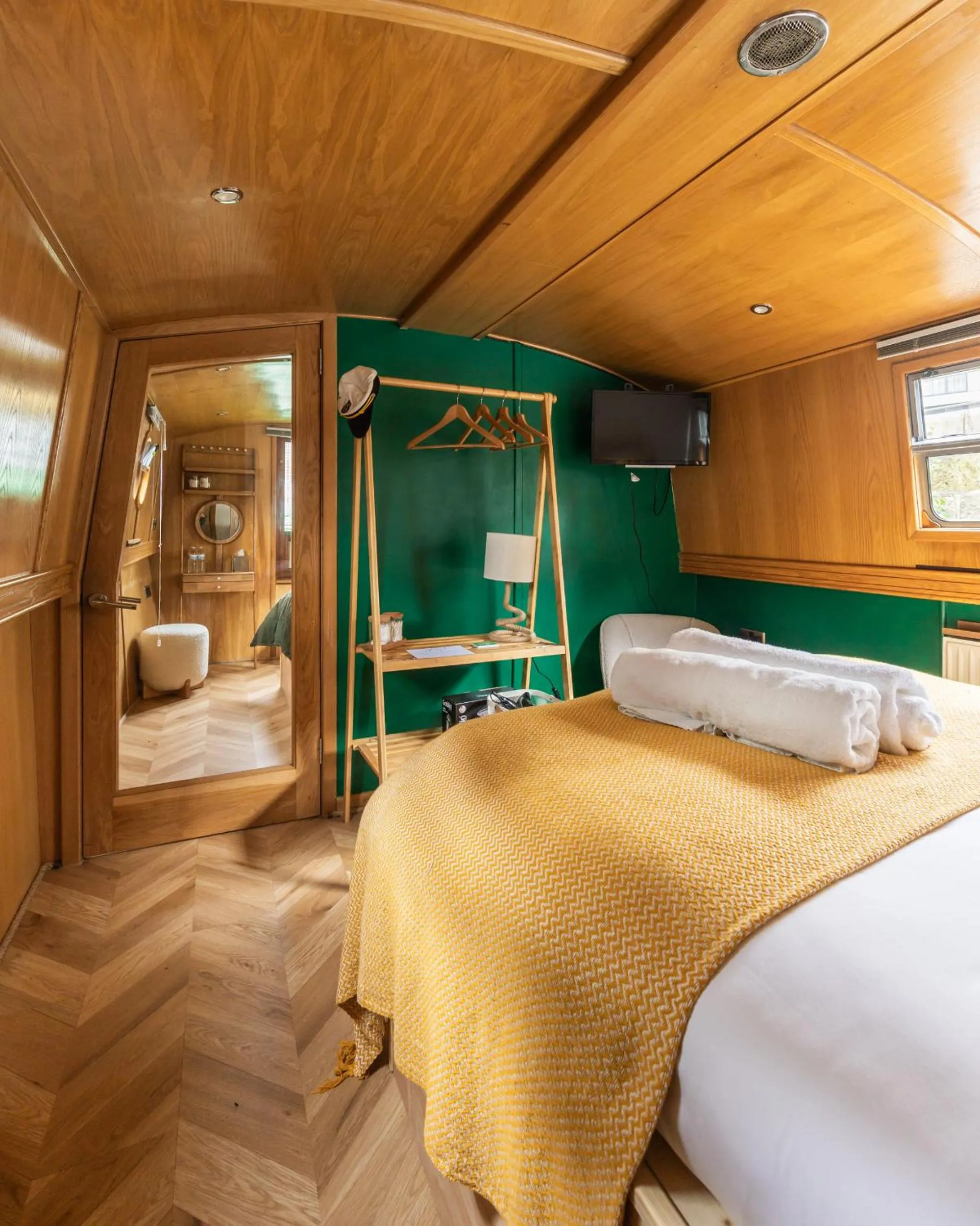 Bed in Edinburgh - Houseboats