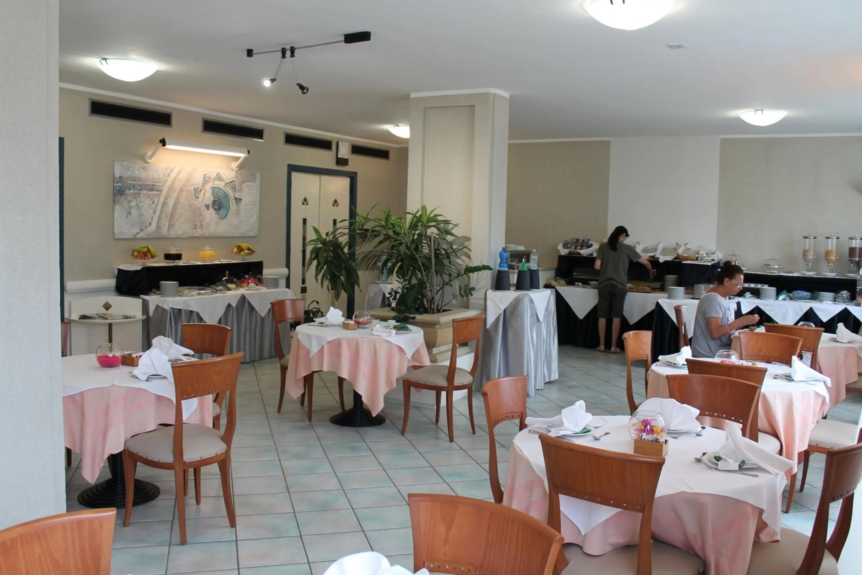 Restaurant/places to eat in Hotel Mediterraneo