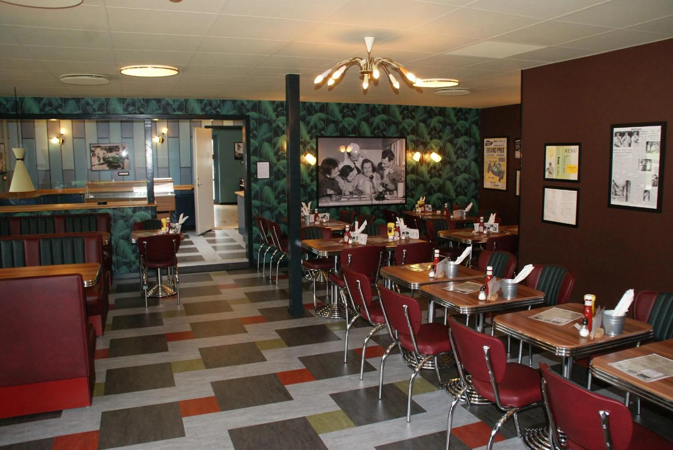 Restaurant/places to eat in Wittrup Motel