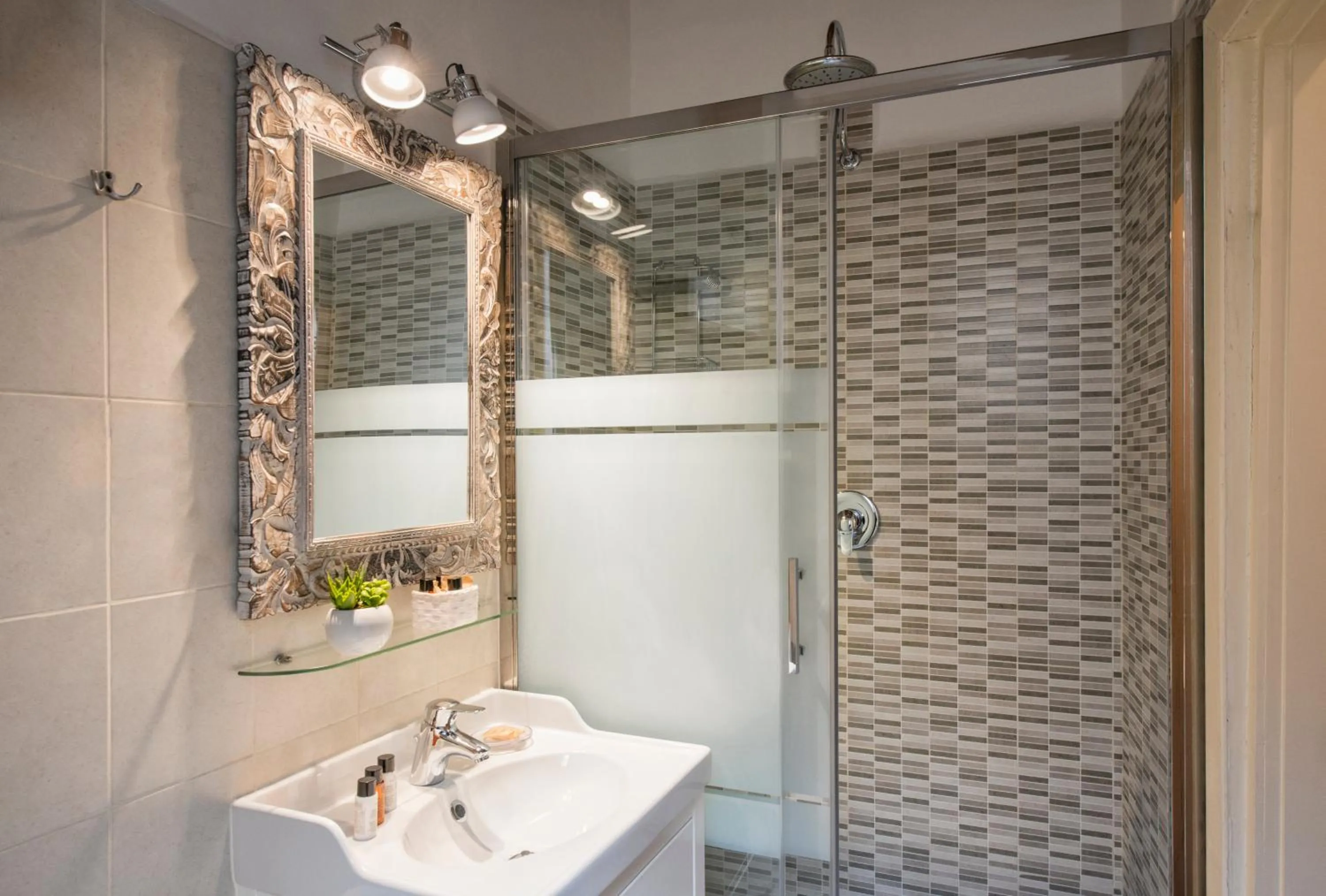 Bathroom in Navona Tower Relais