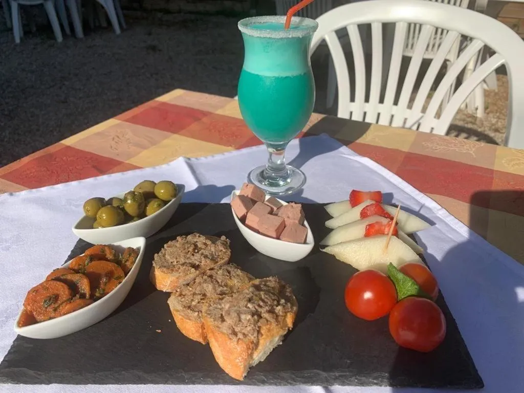 HUMAN HOTEL RESIDENCE ex esparrus