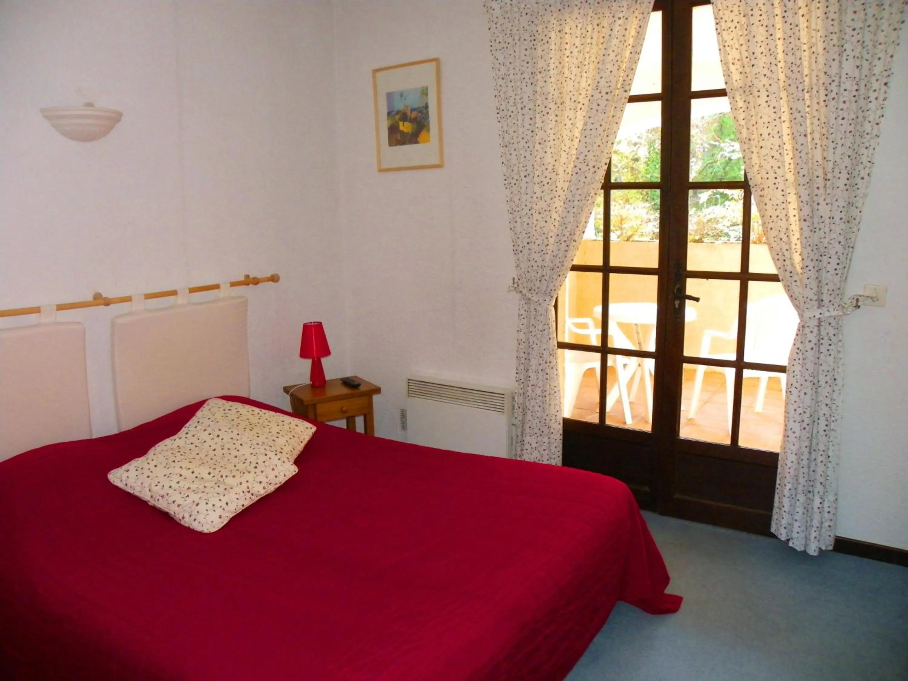 Bedroom, Bed in HUMAN HOTEL RESIDENCE ex esparrus